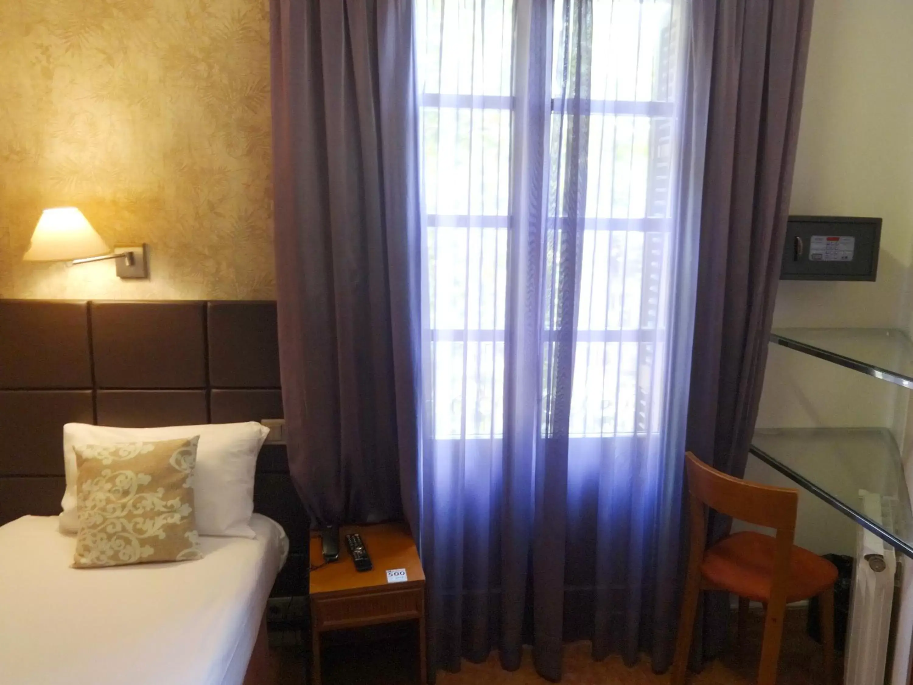 Bed, Seating Area in Hotel Lloret Ramblas