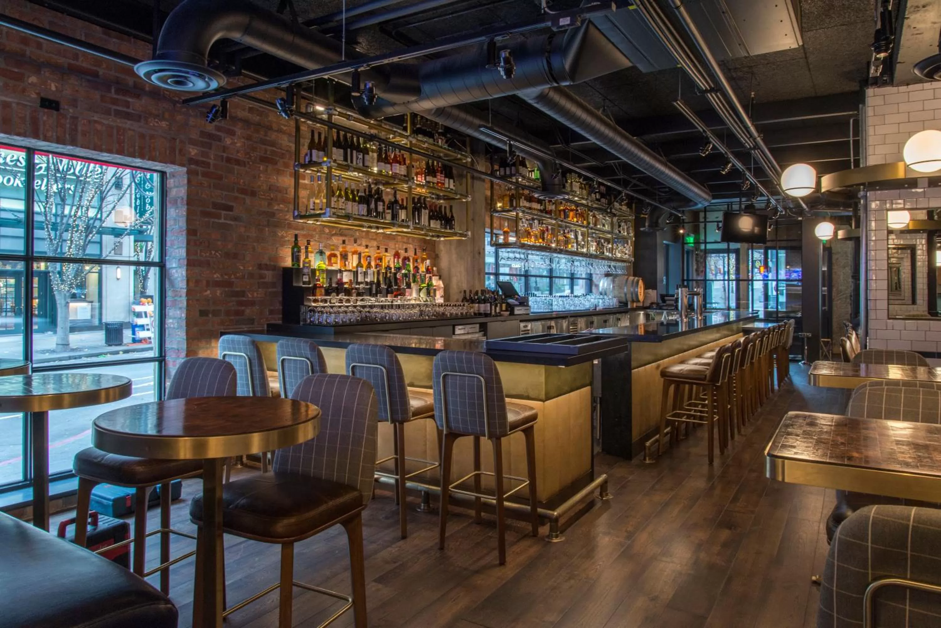 Restaurant/places to eat in Hotel Theodore Seattle Downtown, Tapestry by Hilton