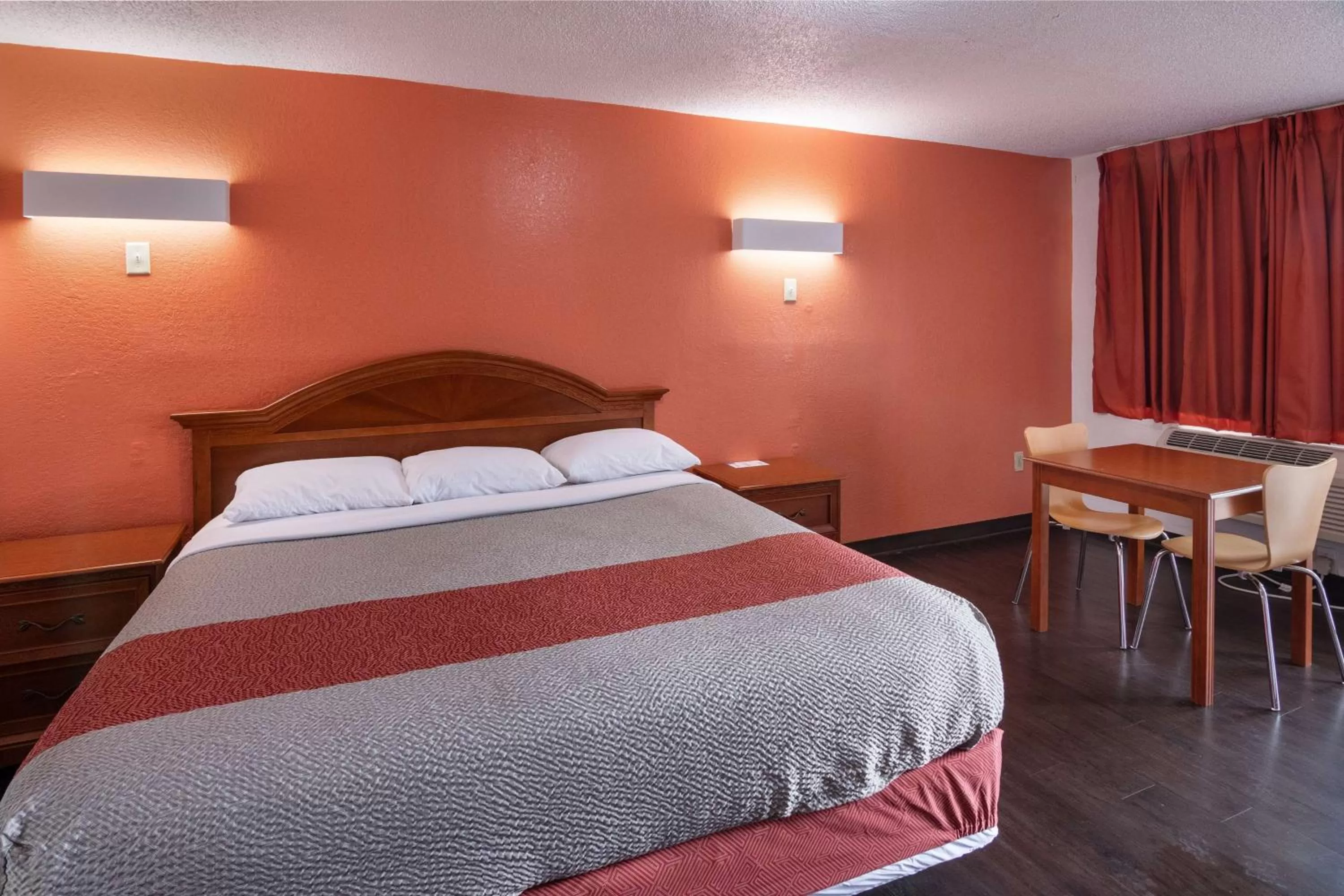 Bedroom, Bed in Motel 6-Montgomery, AL - Coliseum