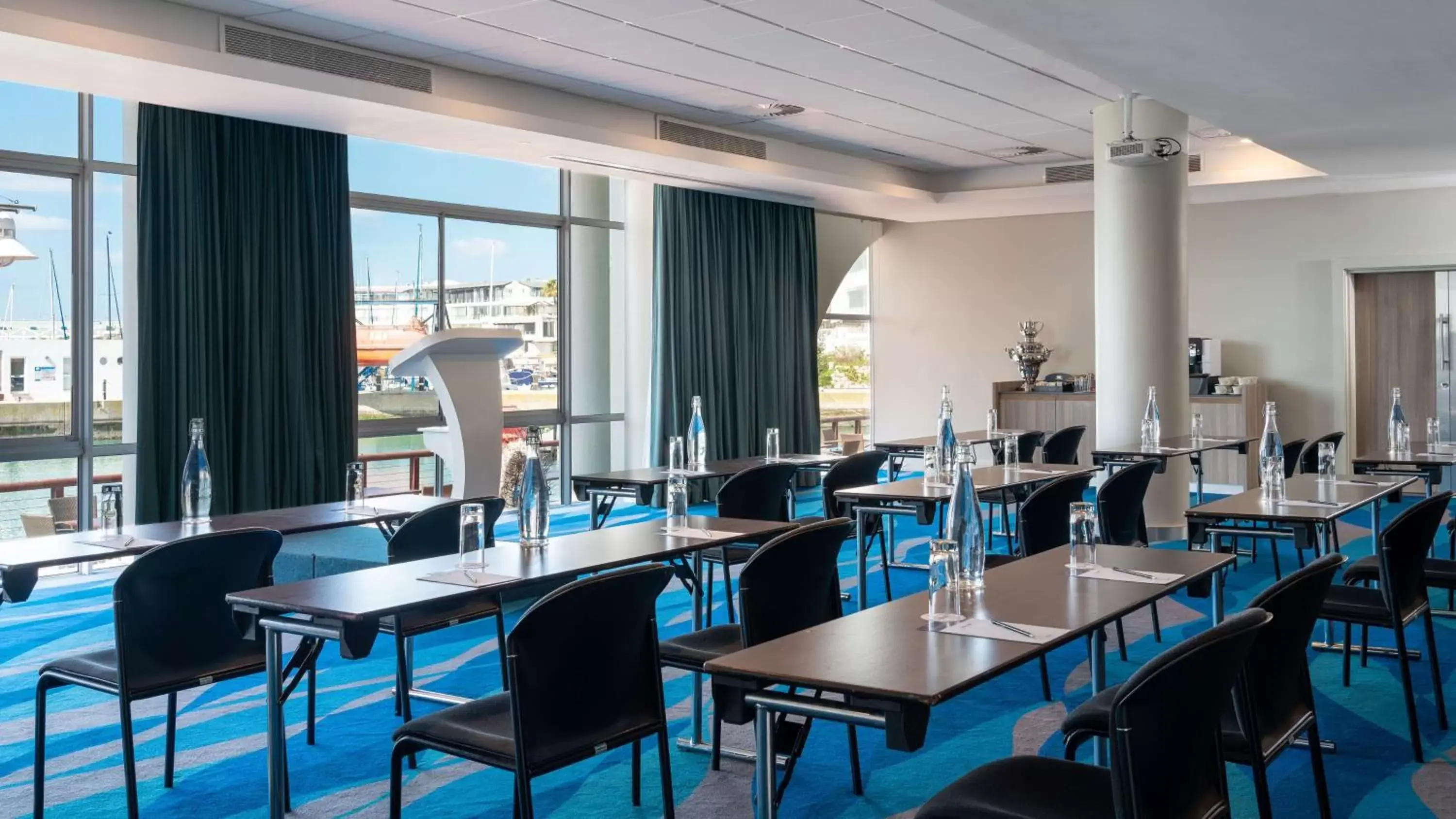 Meeting/conference room, Restaurant/Places to Eat in Radisson Blu Hotel Waterfront, Cape Town