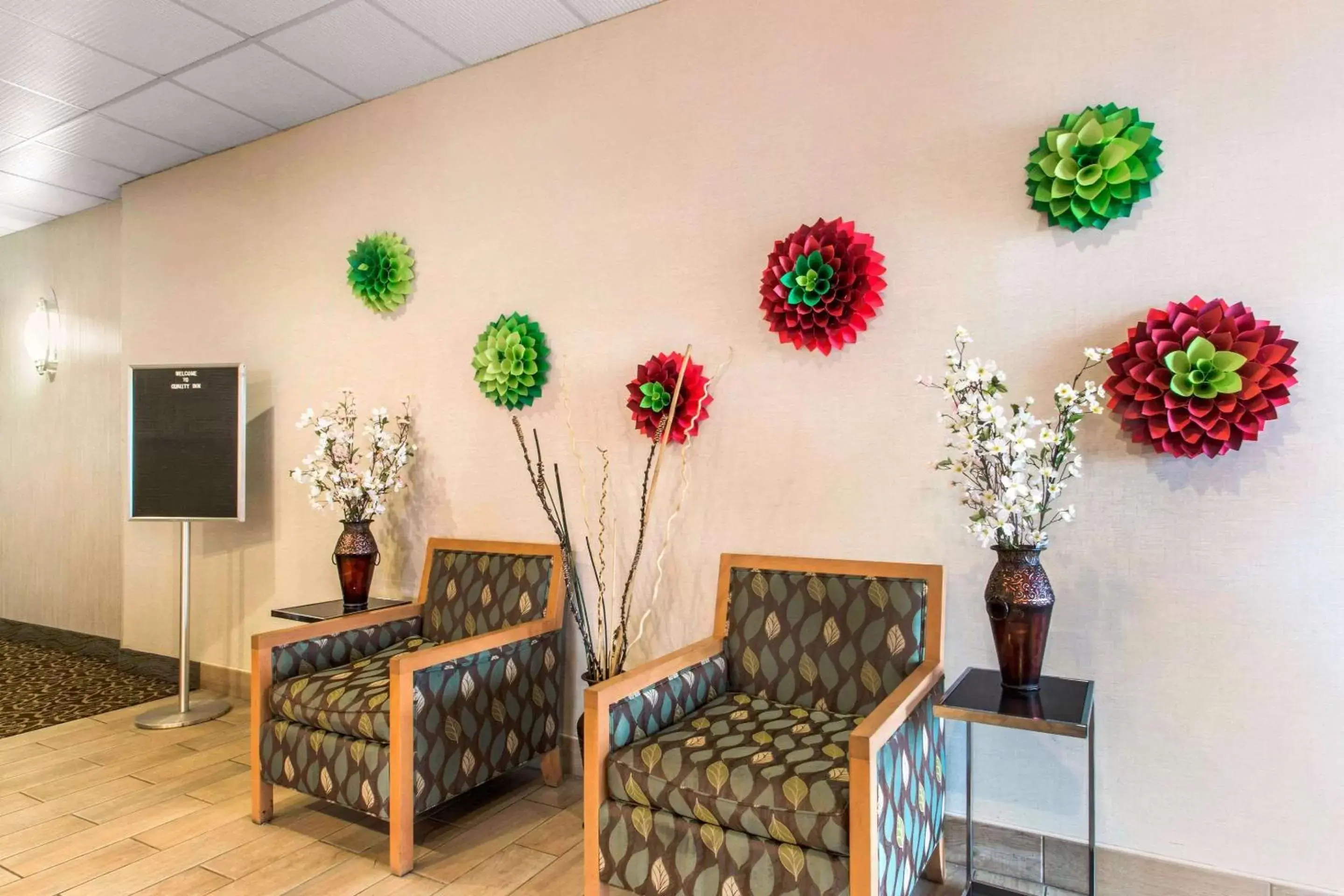 Lobby or reception, Seating Area in Quality Inn West Springfield