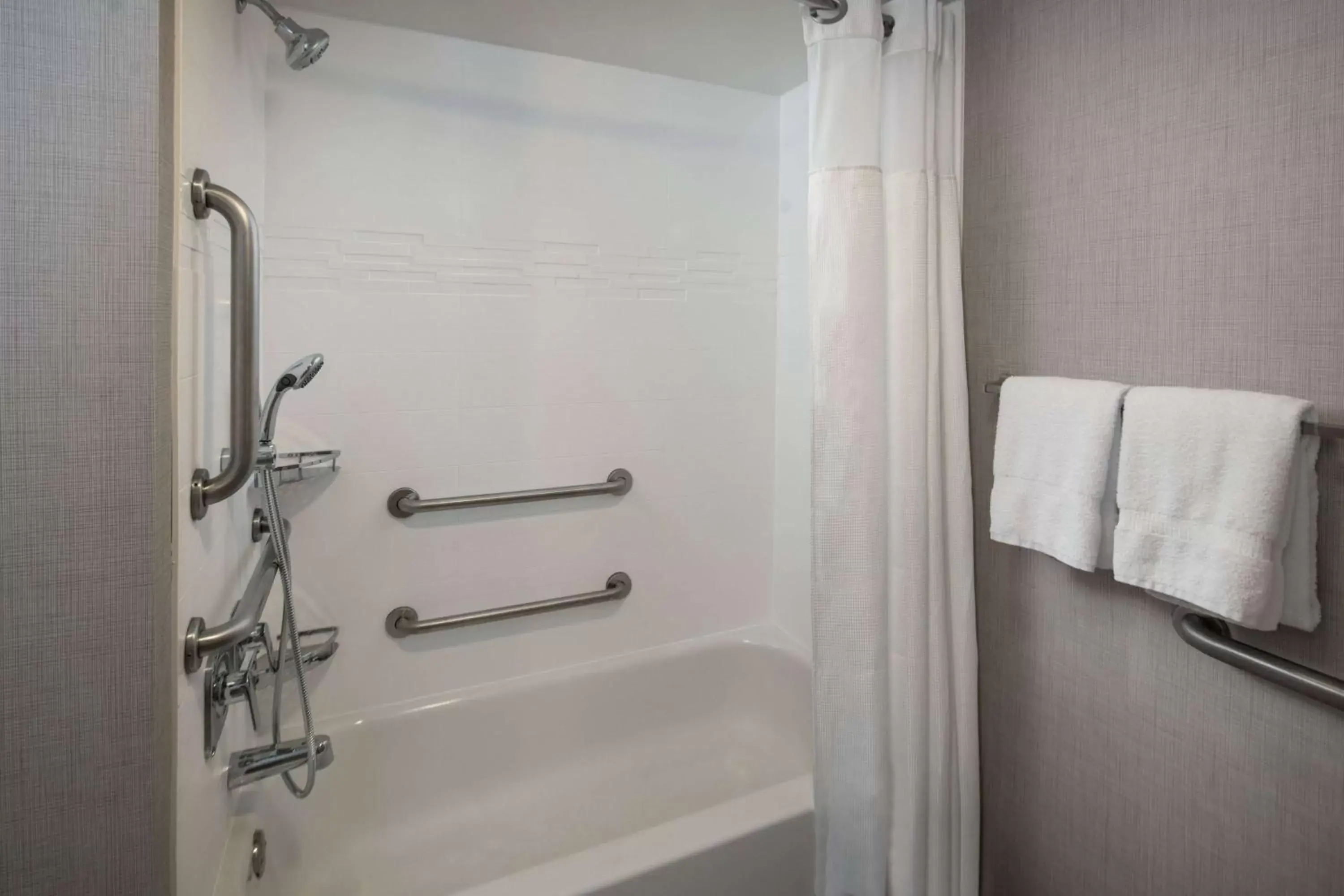 Bathroom in Sonesta ES Suites Fairfax Fair Lakes