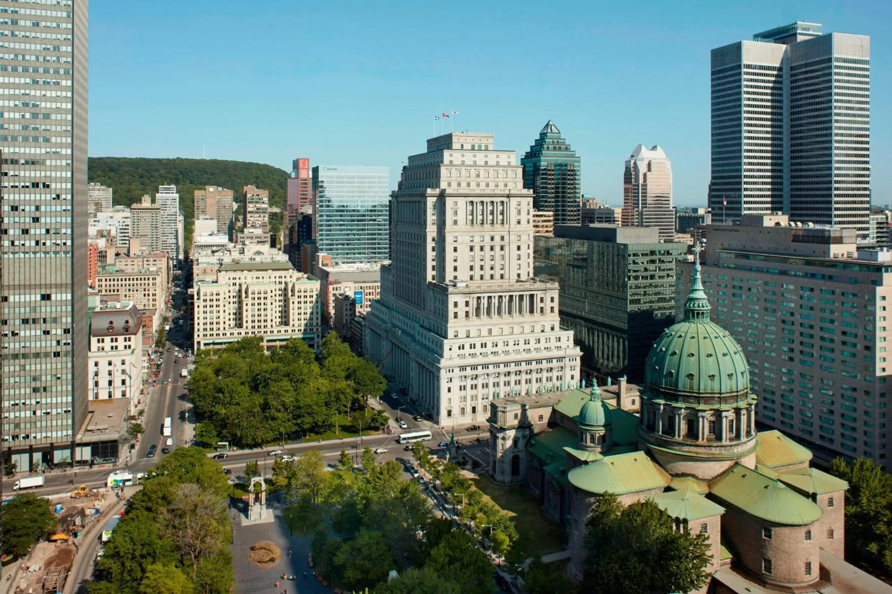 Photo of the whole room, Bird's-eye View in Montreal Marriott Chateau Champlain