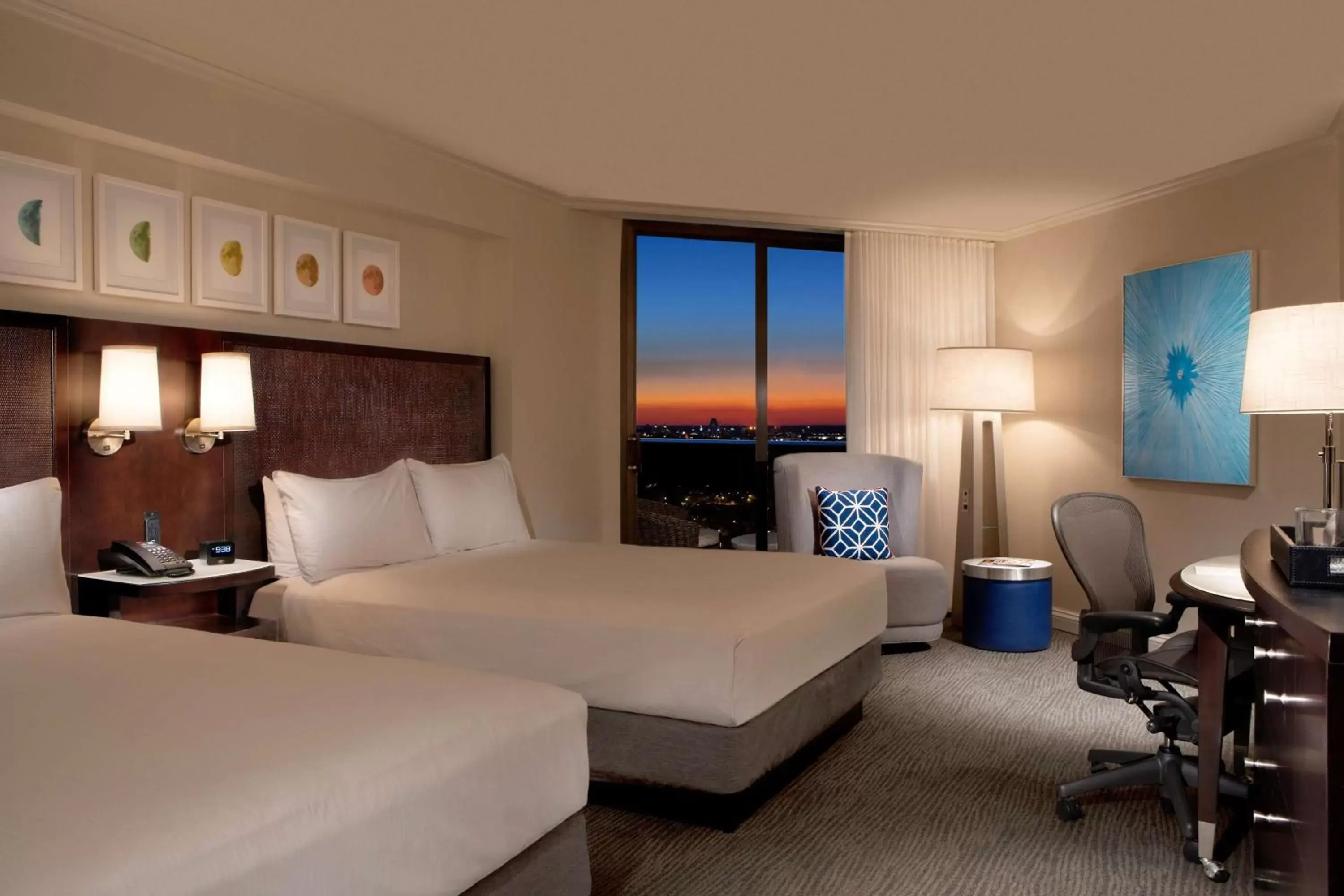 Bed in Hilton Orlando Buena Vista Palace - Disney Springs Area