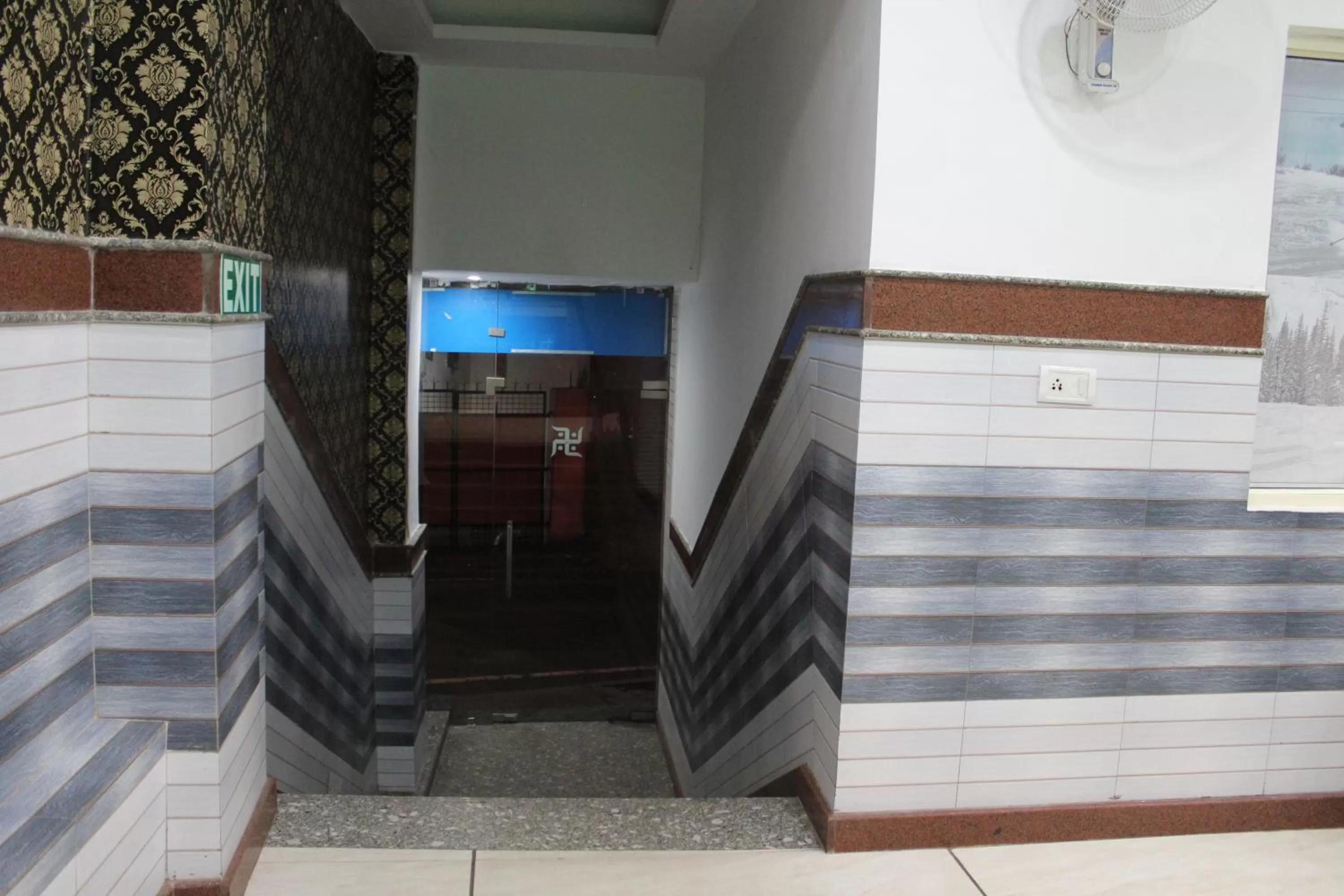 Facade/entrance in Trimrooms JMC Katra