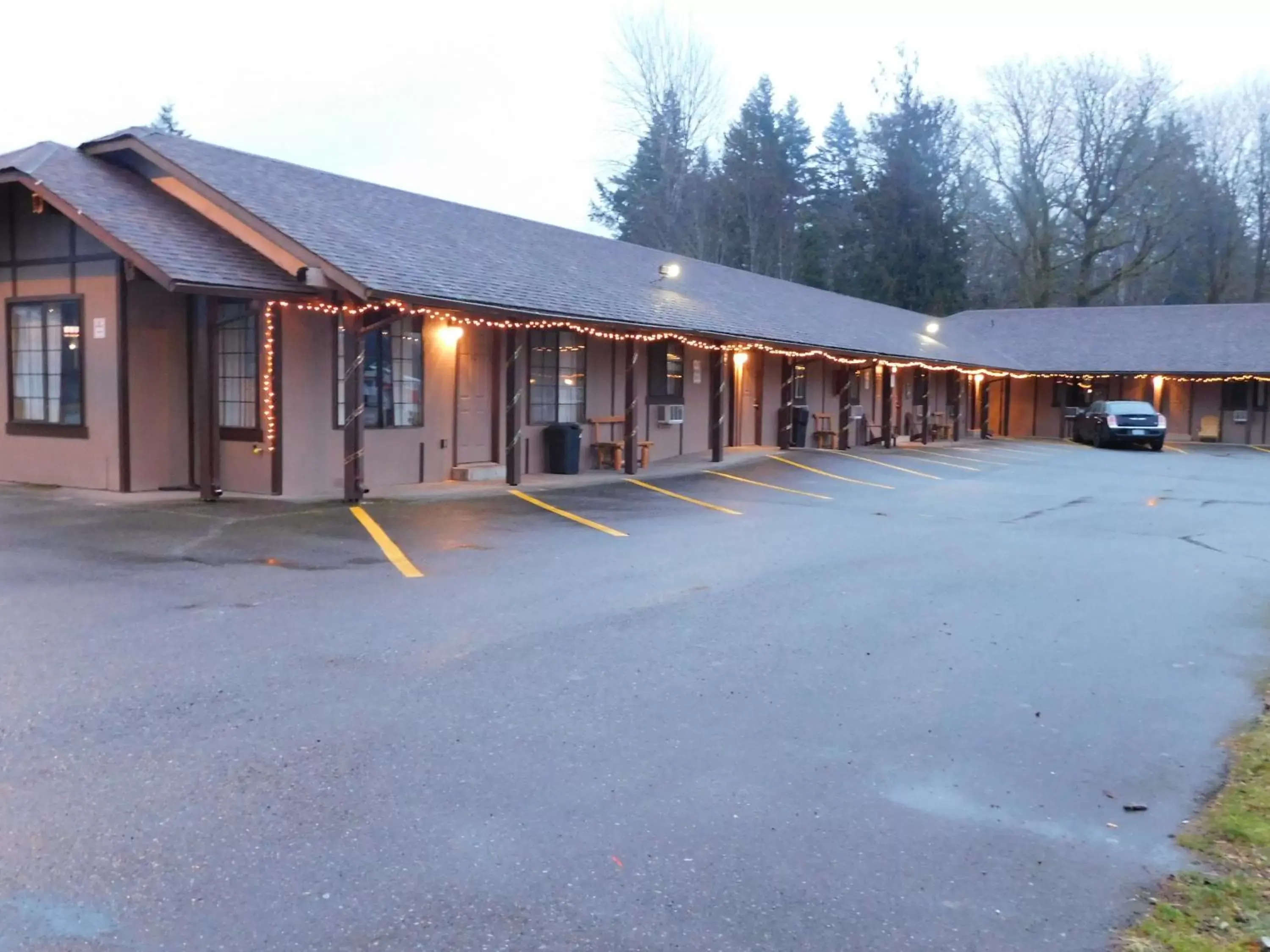 Property Building in Packwood Inn