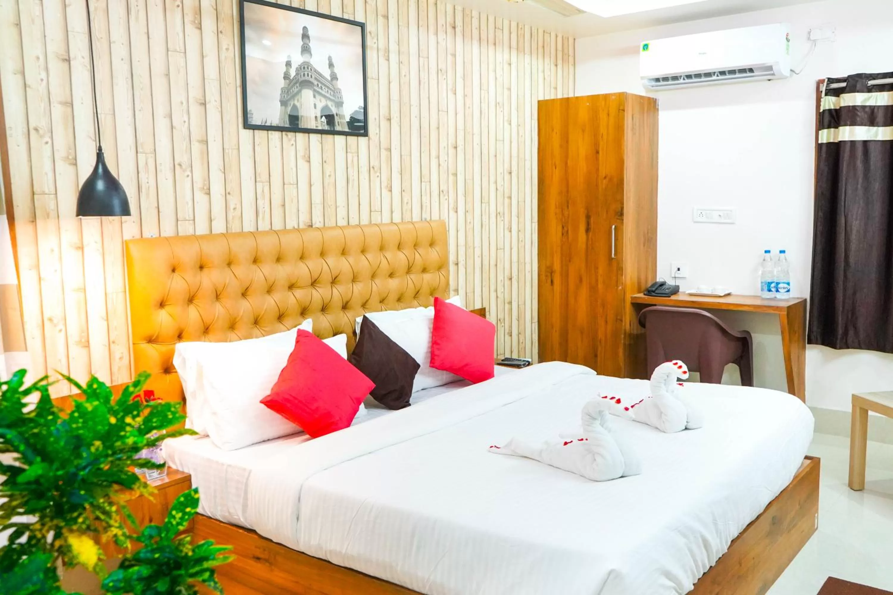 Bed in Homey Meadows - Beach Area