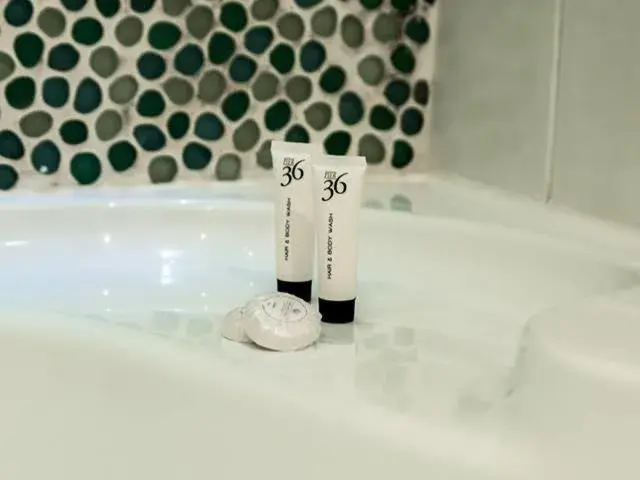 Bathroom in Pier 36 Bathroom in Pier 36