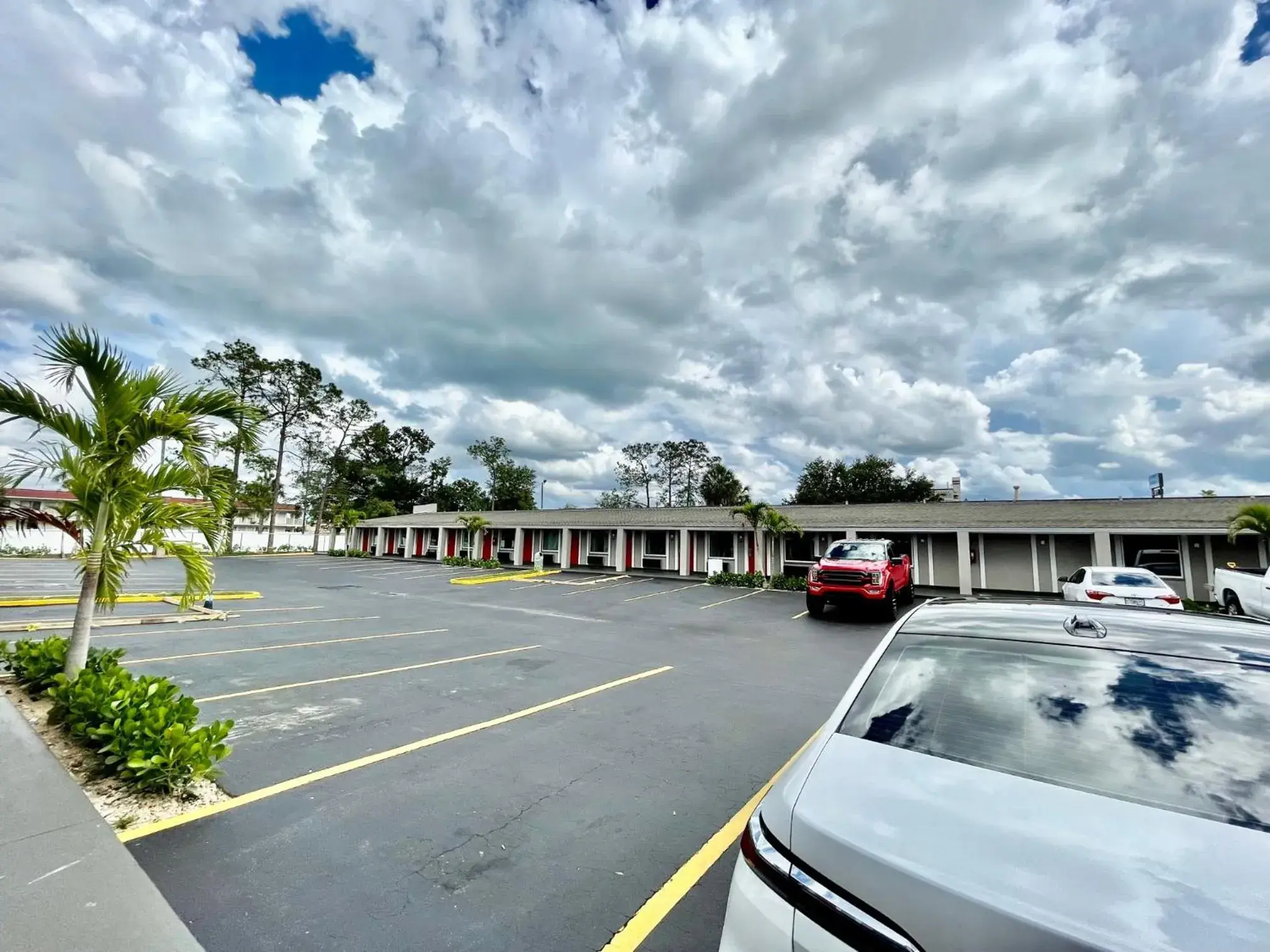 Property building in Super 8 by Wyndham Kissimmee-Orlando