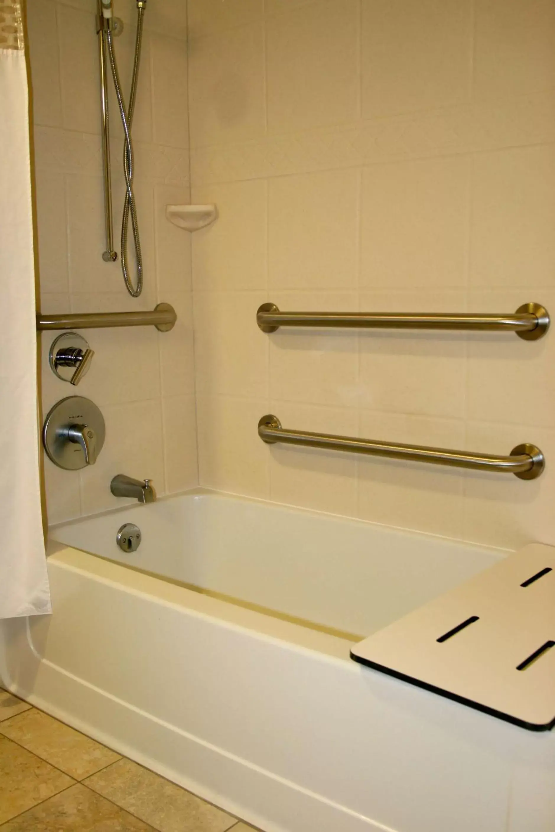 Bathroom in Hampton Inn & Suites Salt Lake City-University/Foothill Drive