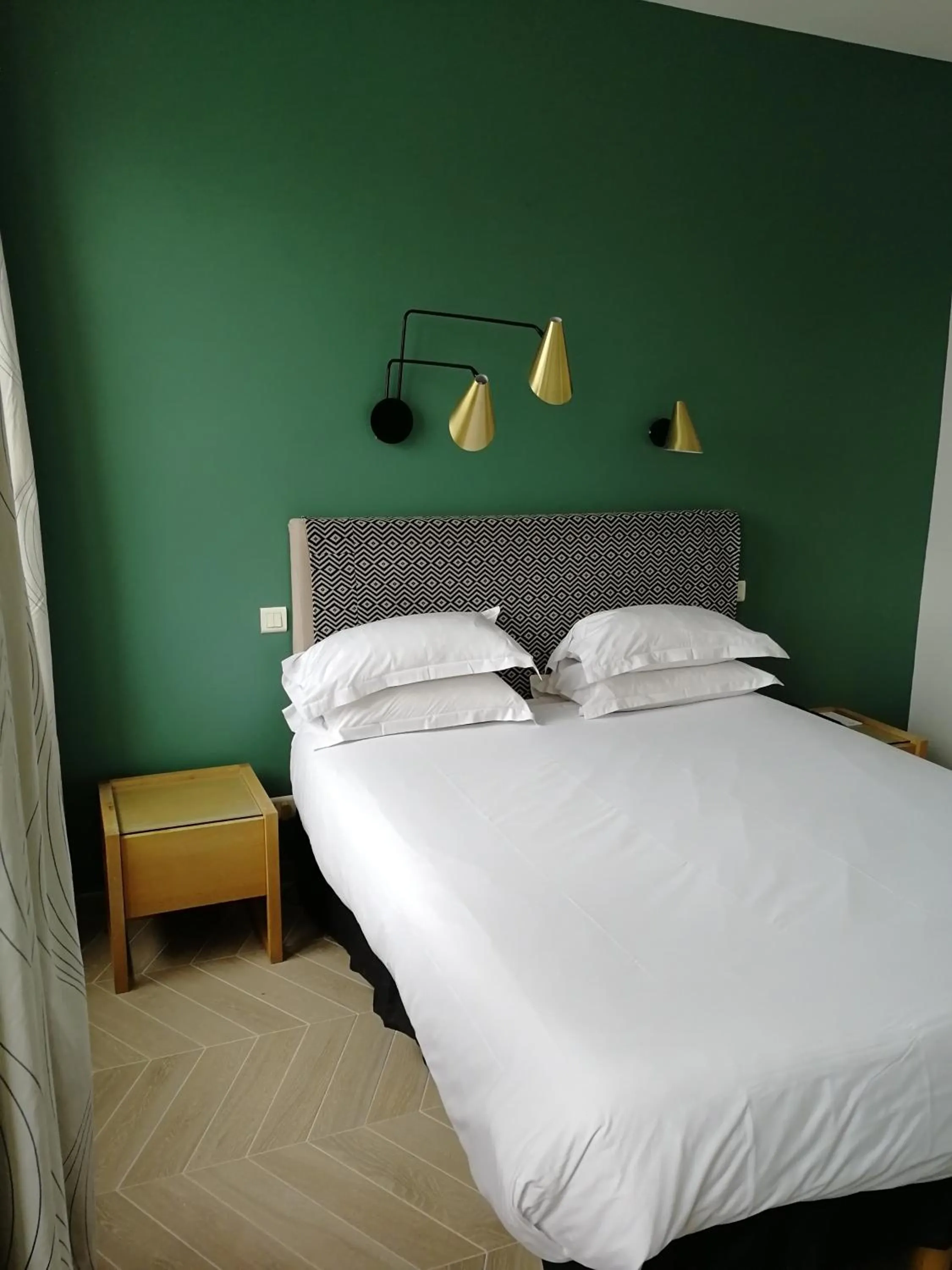 Bed in Hotel Belle-Vue Vieux-Port