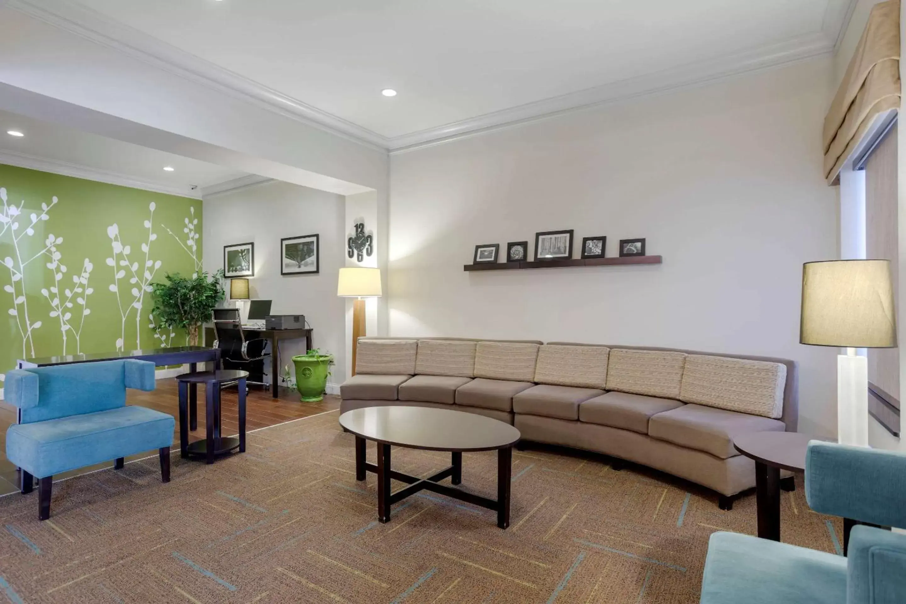 Lobby or reception, Seating Area in Sleep Inn & Suites Cave City