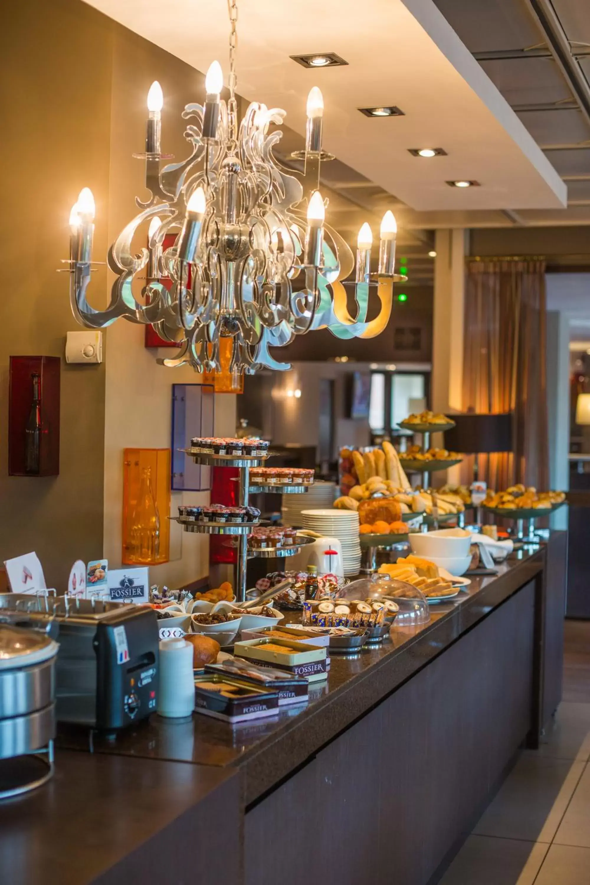 Buffet breakfast, Restaurant/Places to Eat in Mercure Reims Centre Cathédrale