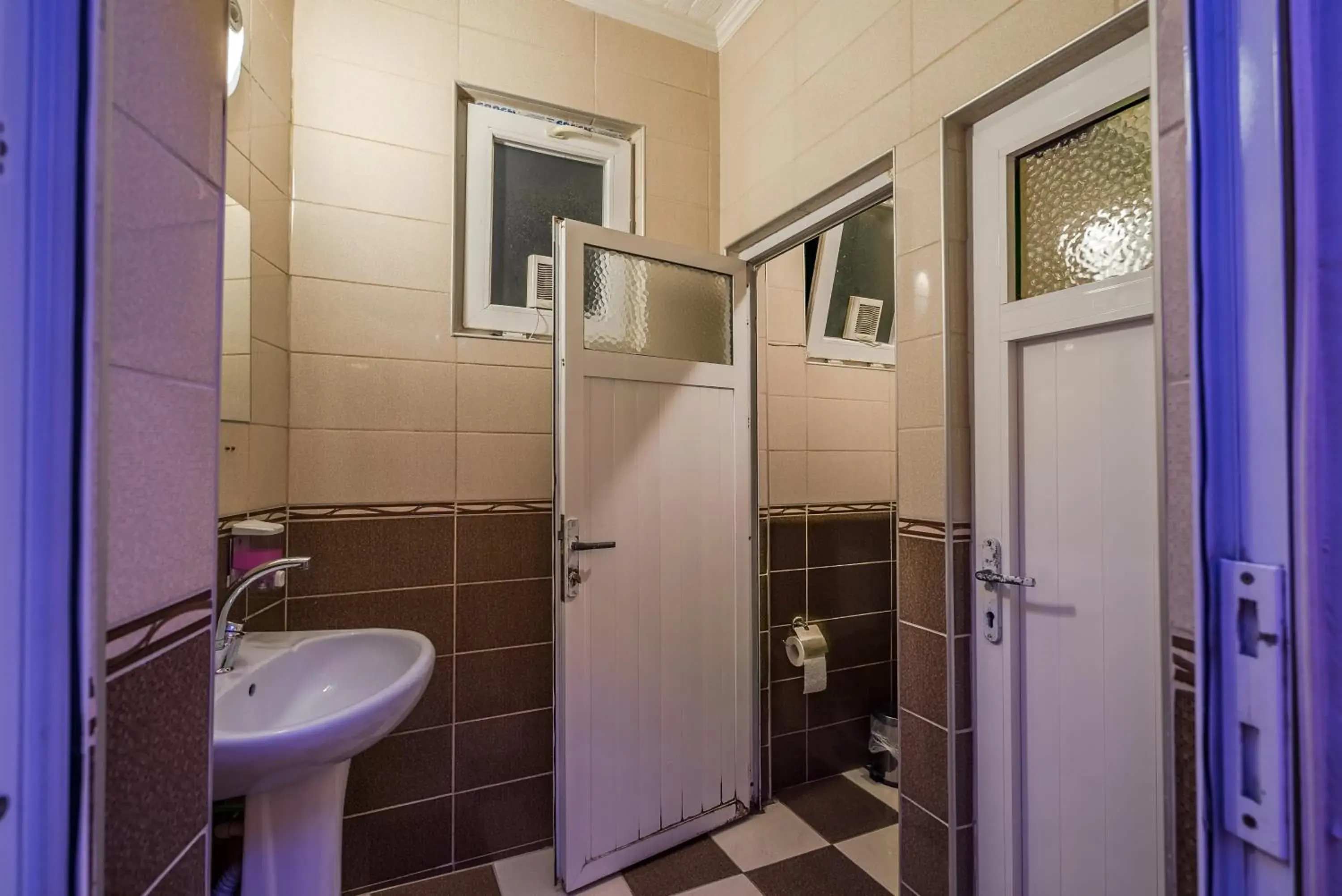 Toilet, Bathroom in Erenler Hostel
