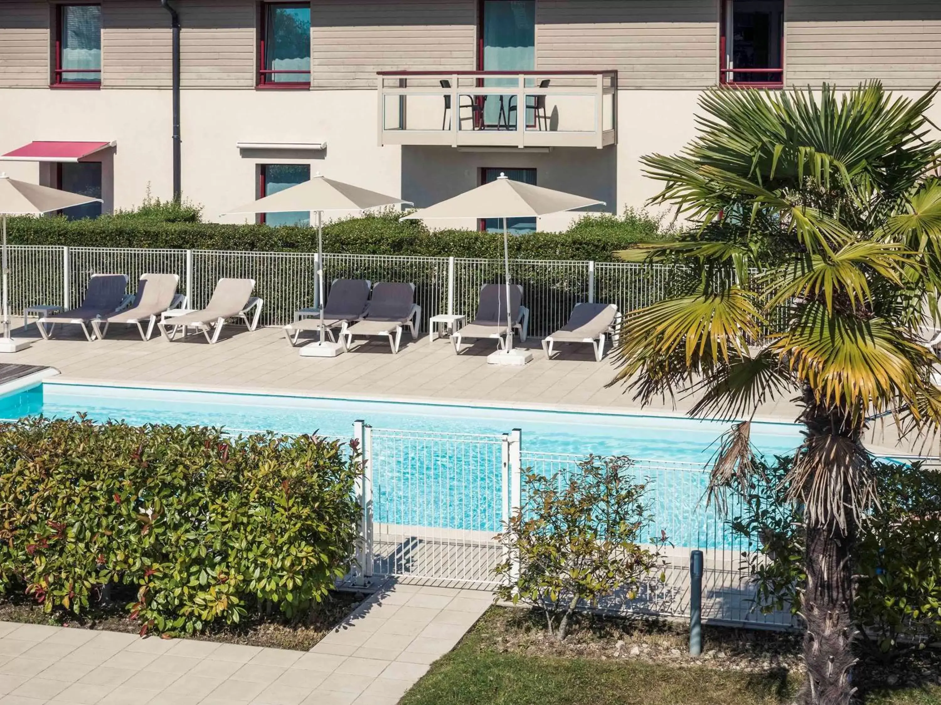 On site, Swimming Pool in Mercure Dinan Port Le Jerzual