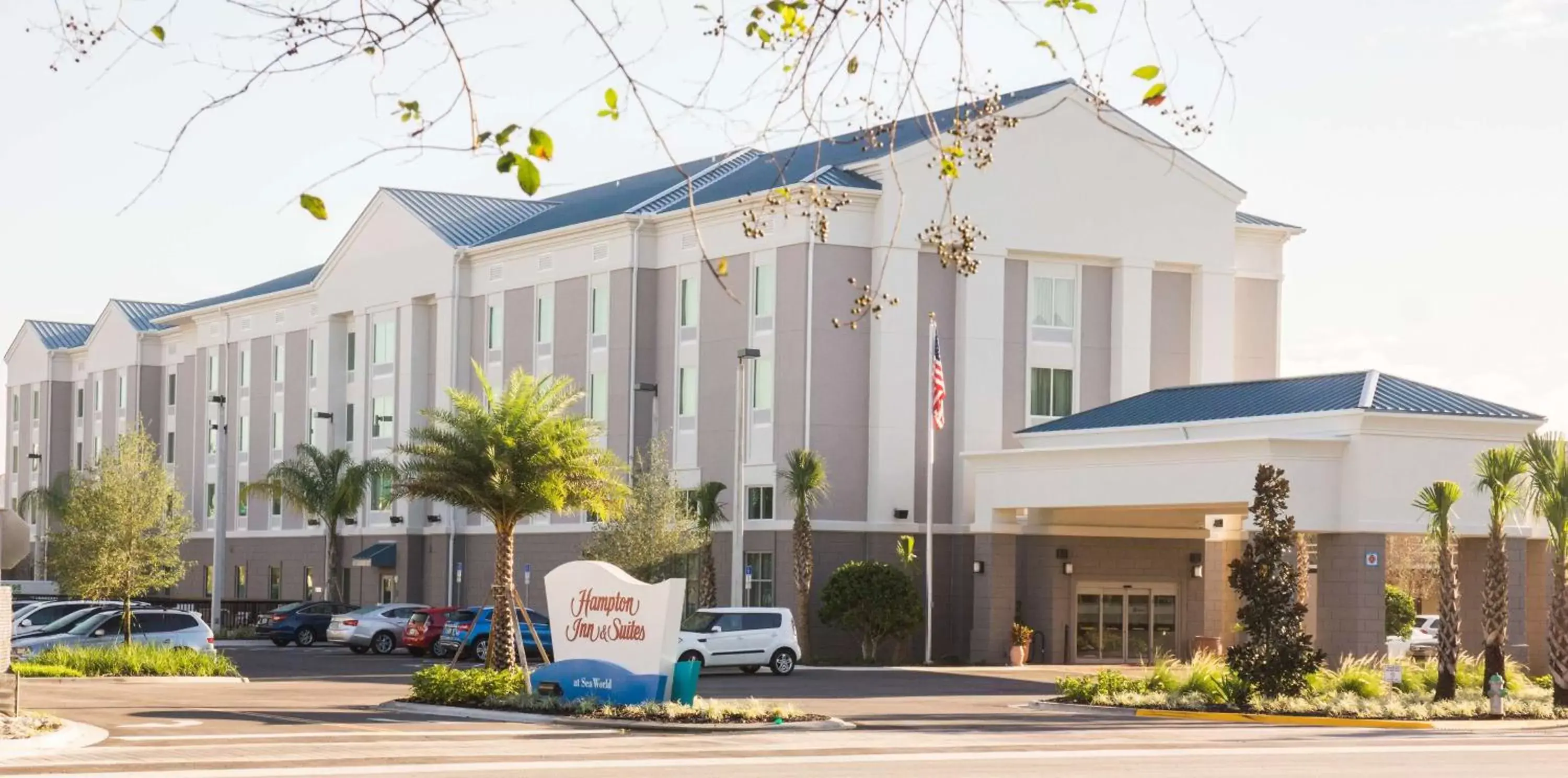 Property Building in Hampton Inn & Suites Orlando near SeaWorld