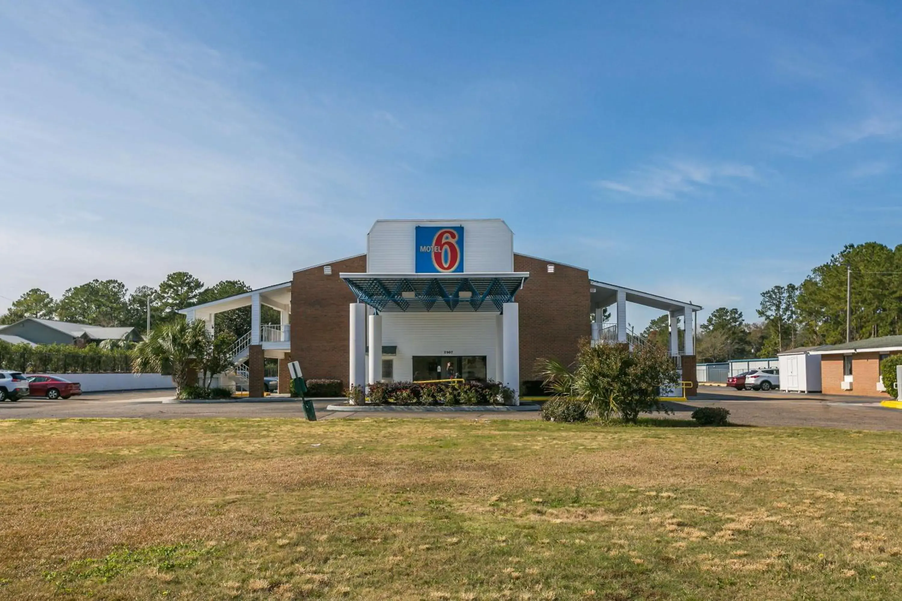 Property Building in Motel 6-Dothan, AL