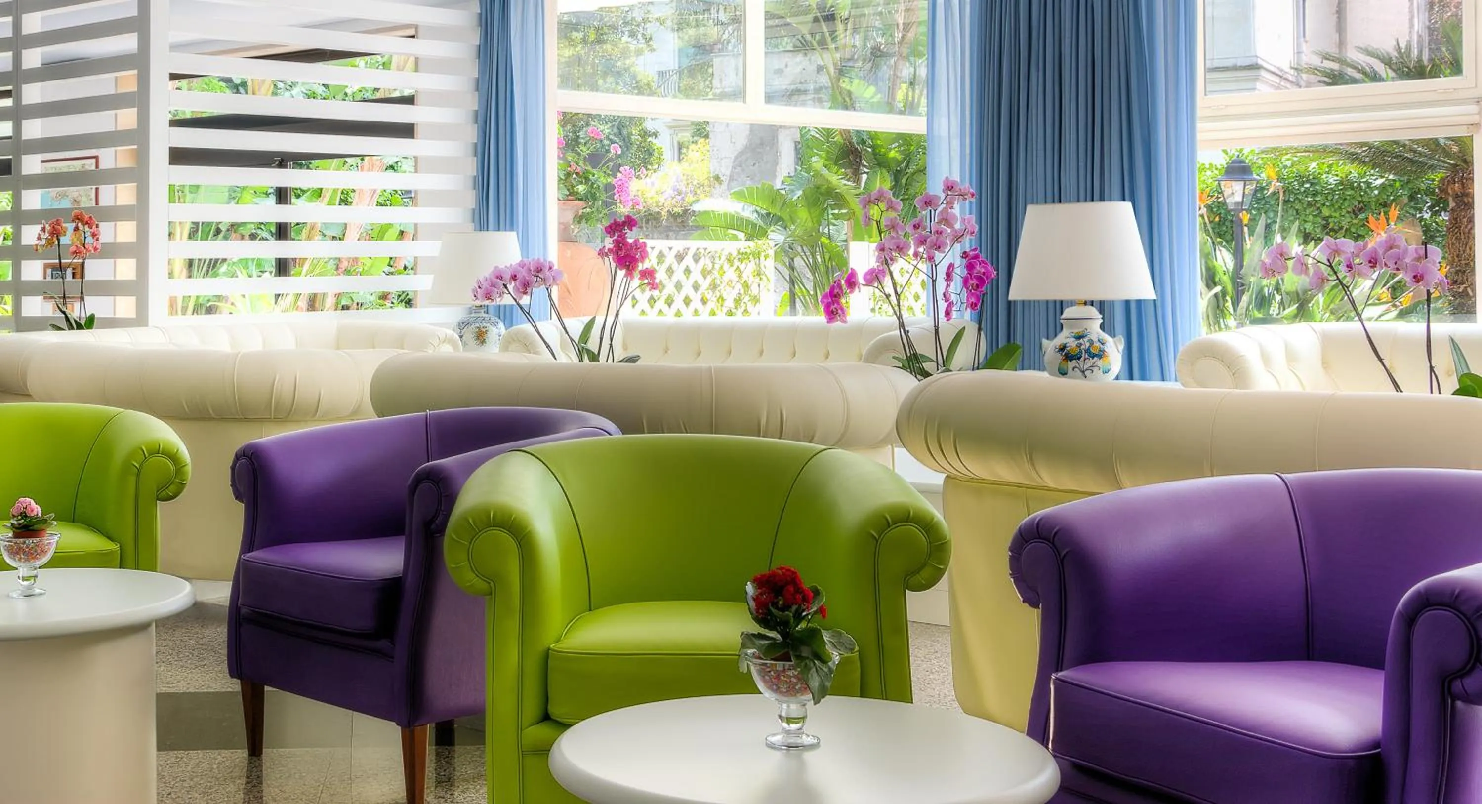 Communal lounge/ TV room in Hotel Caravel