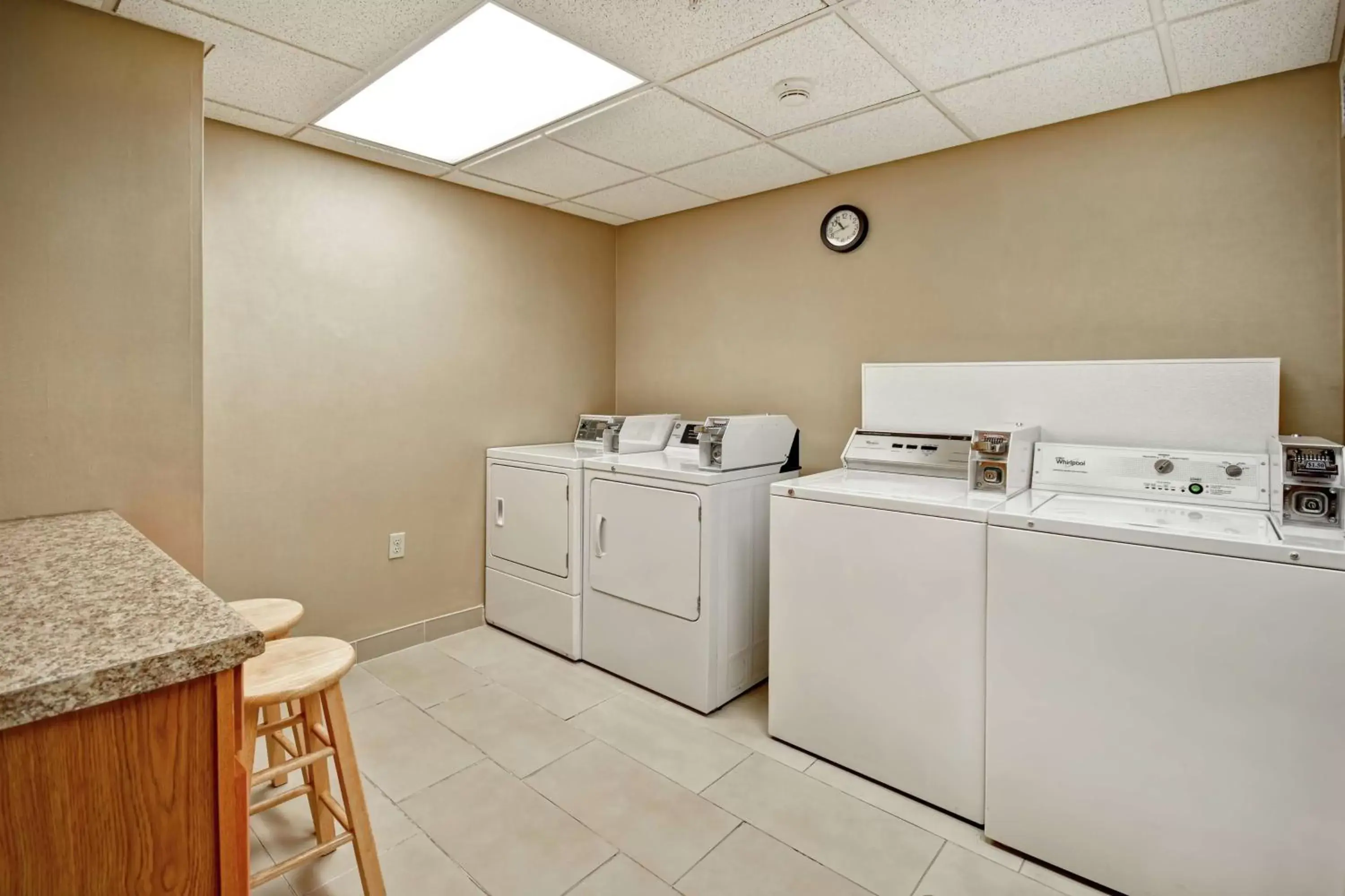 Property building, Kitchen/Kitchenette in Homewood Suites by Hilton Cincinnati-Milford