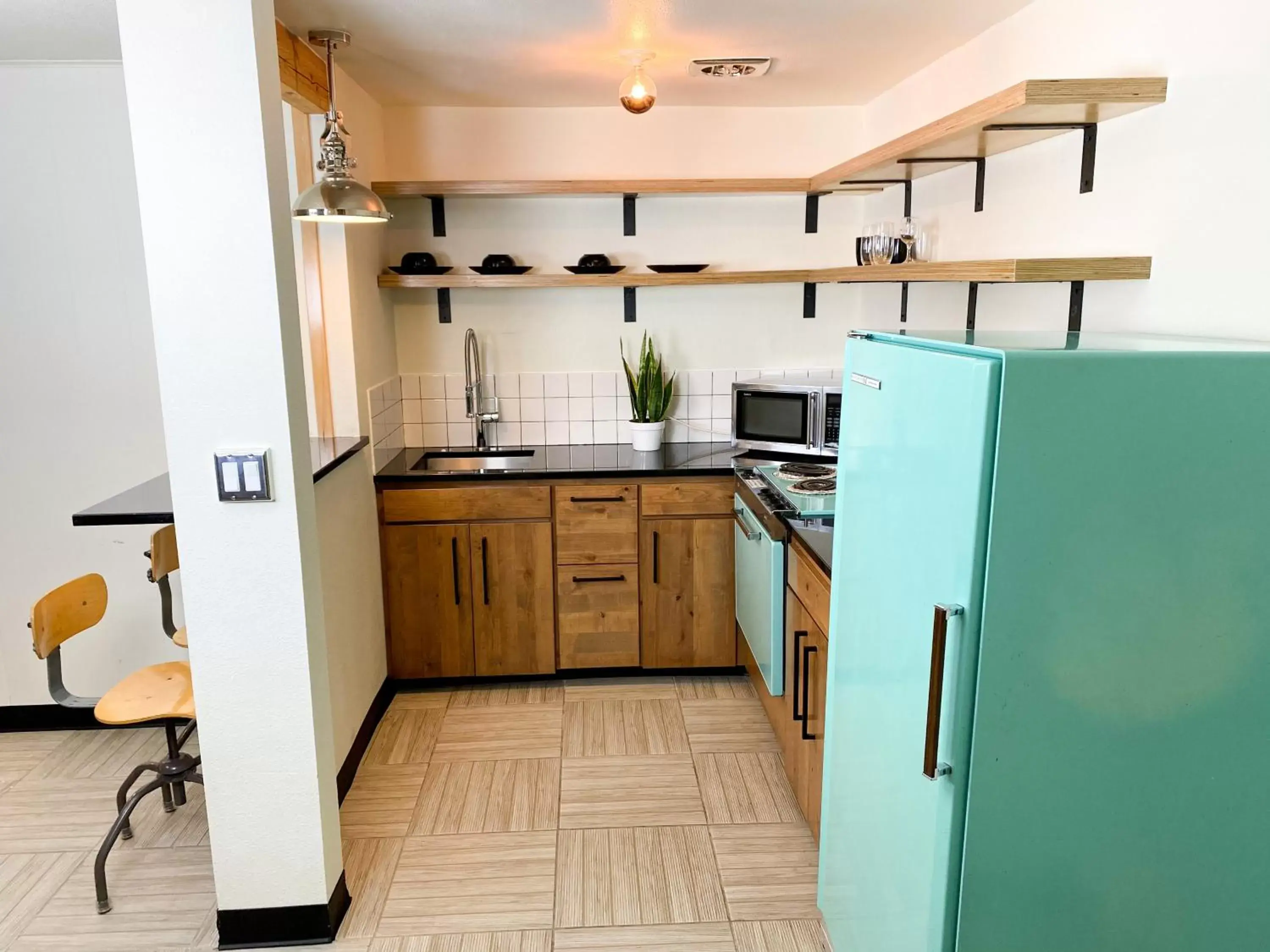 Kitchen or kitchenette, Kitchen/Kitchenette in Hotel Corvallis