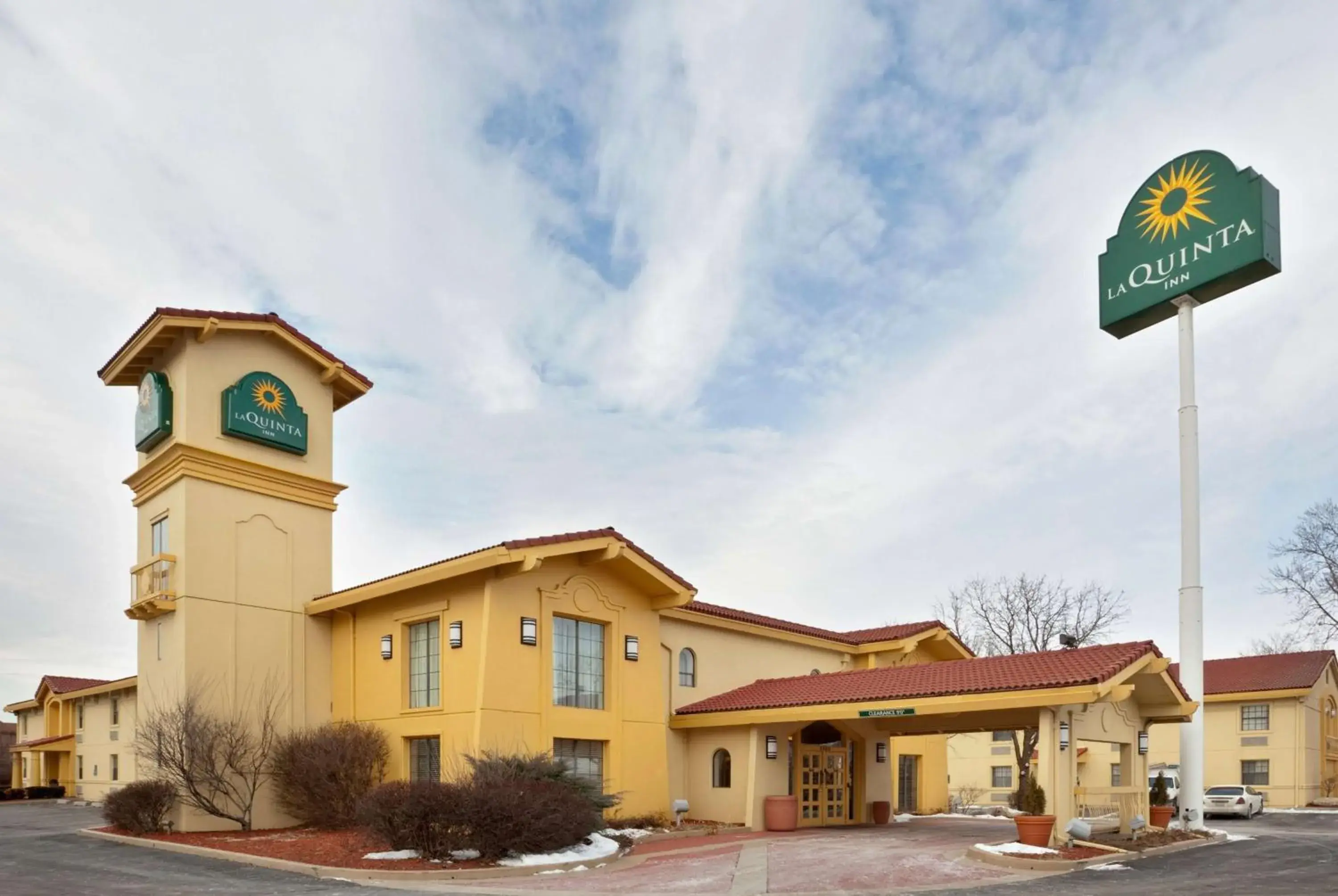 Property building in La Quinta Inn by Wyndham Omaha West Property building in La Quinta Inn by Wyndham Omaha West