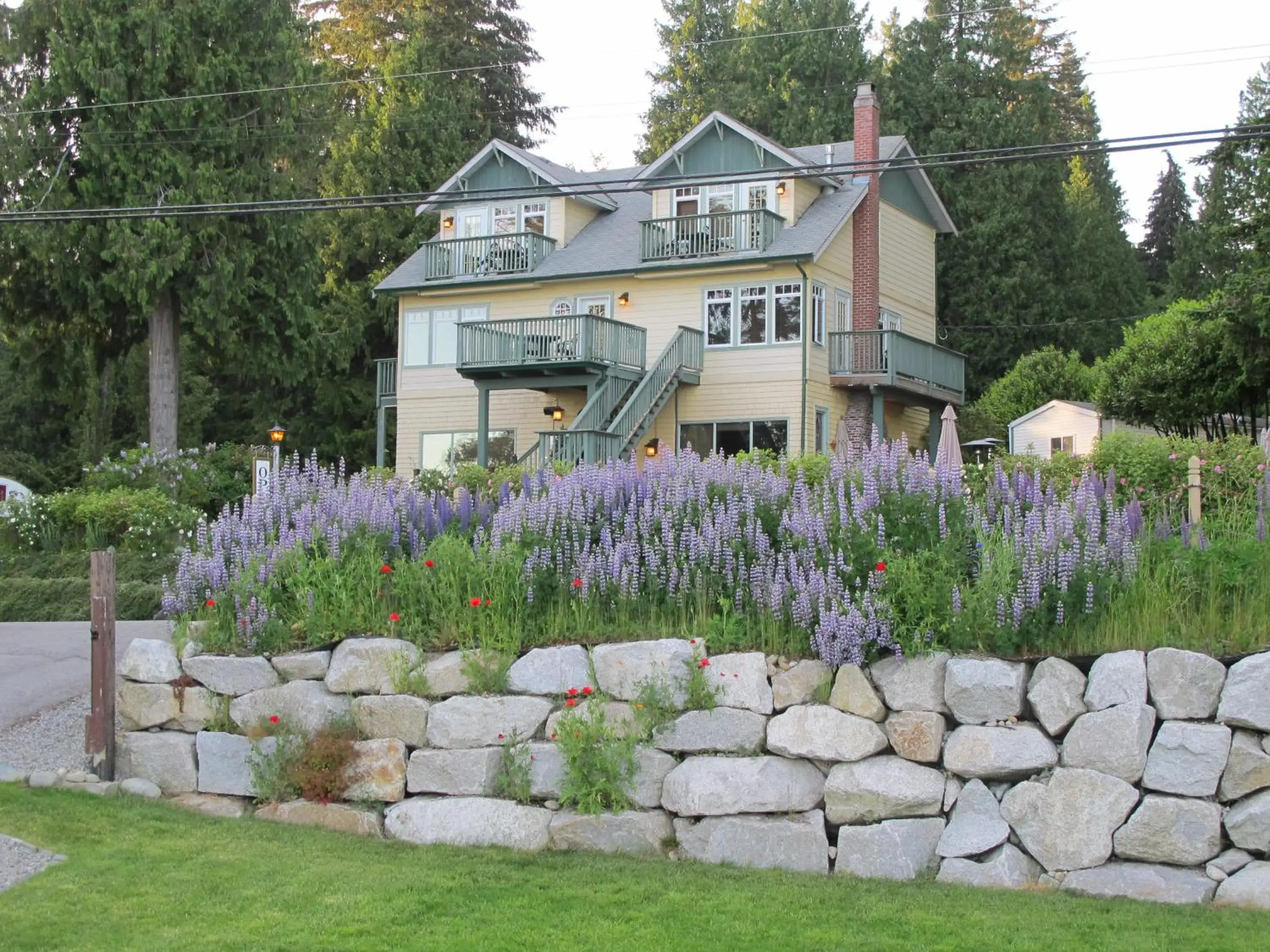 Property building, Garden in Bonniebrook Lodge