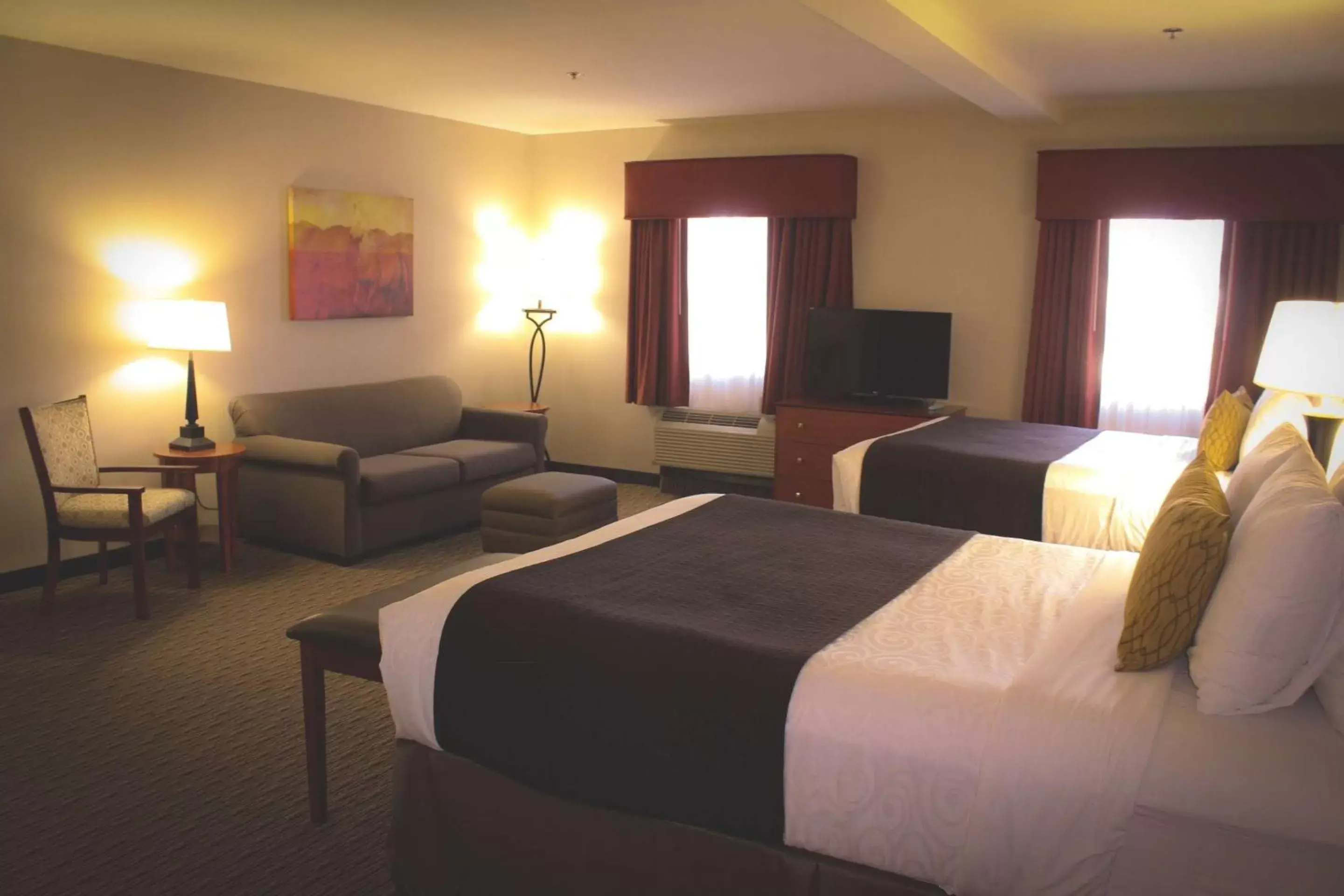 Photo of the whole room, Bed in Best Western Plus Arrowhead Hotel