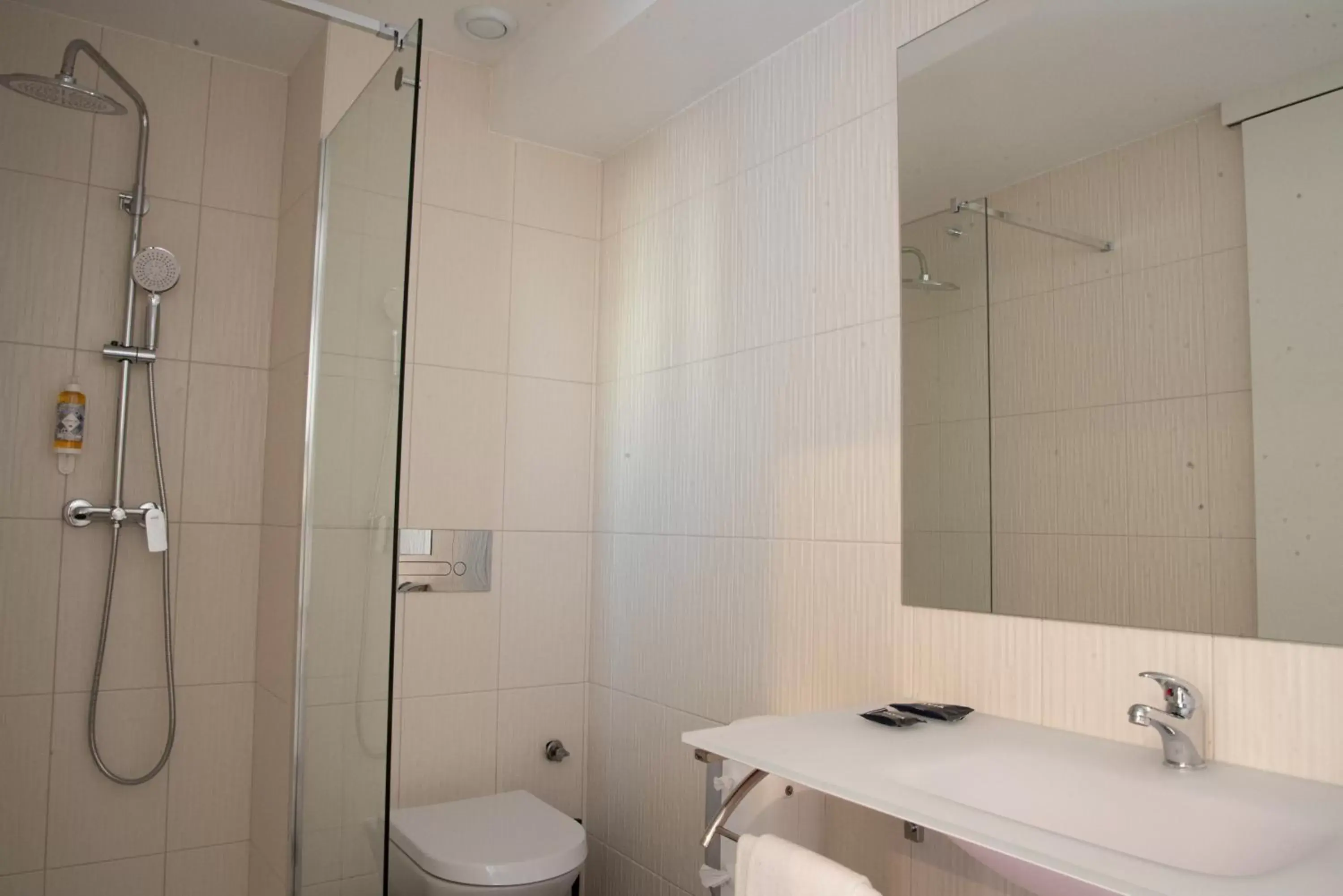 Bathroom in Hotel Porto Interface Trindade By Kavia