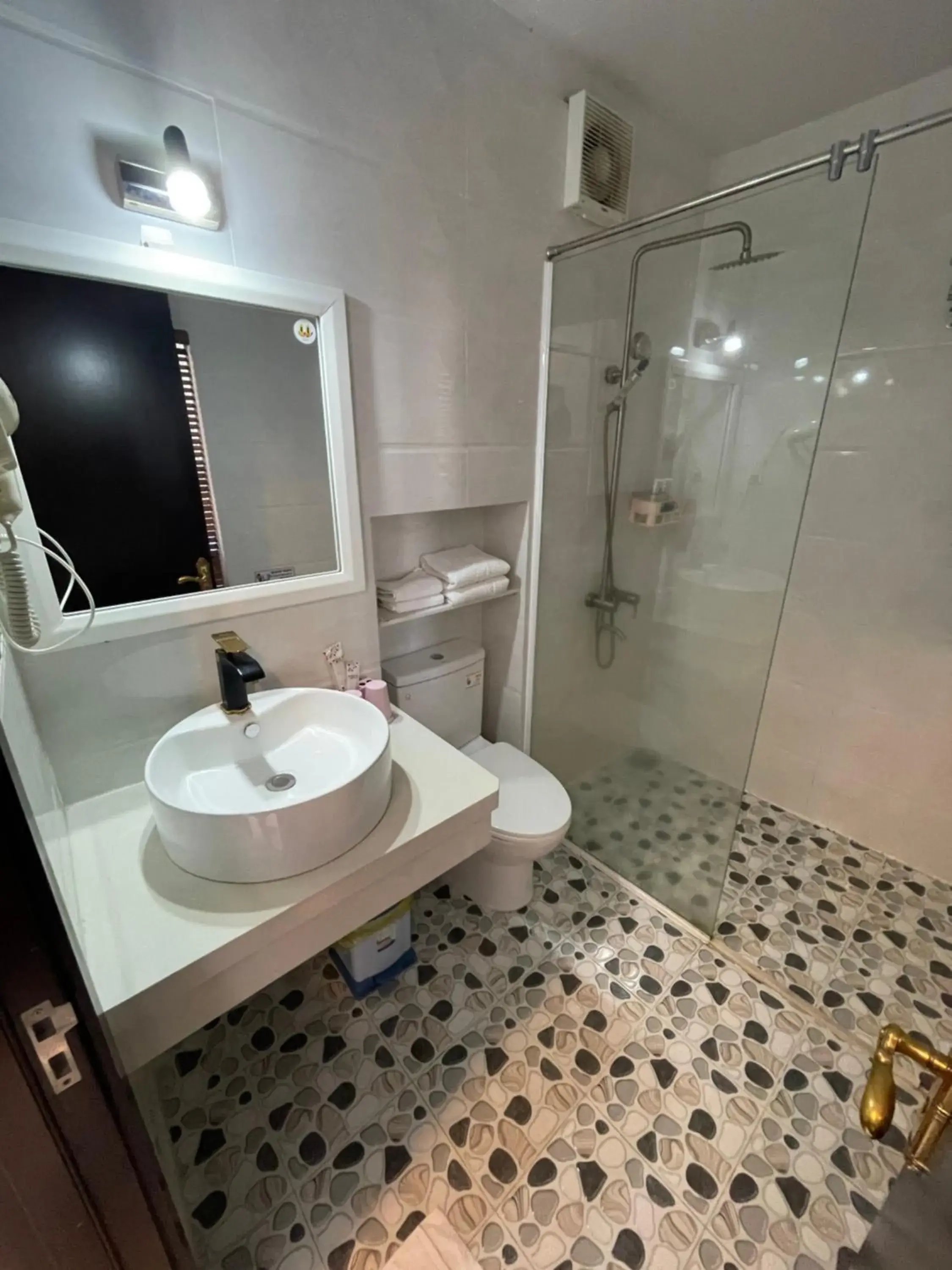 Bathroom in Tokia hotel nha trang