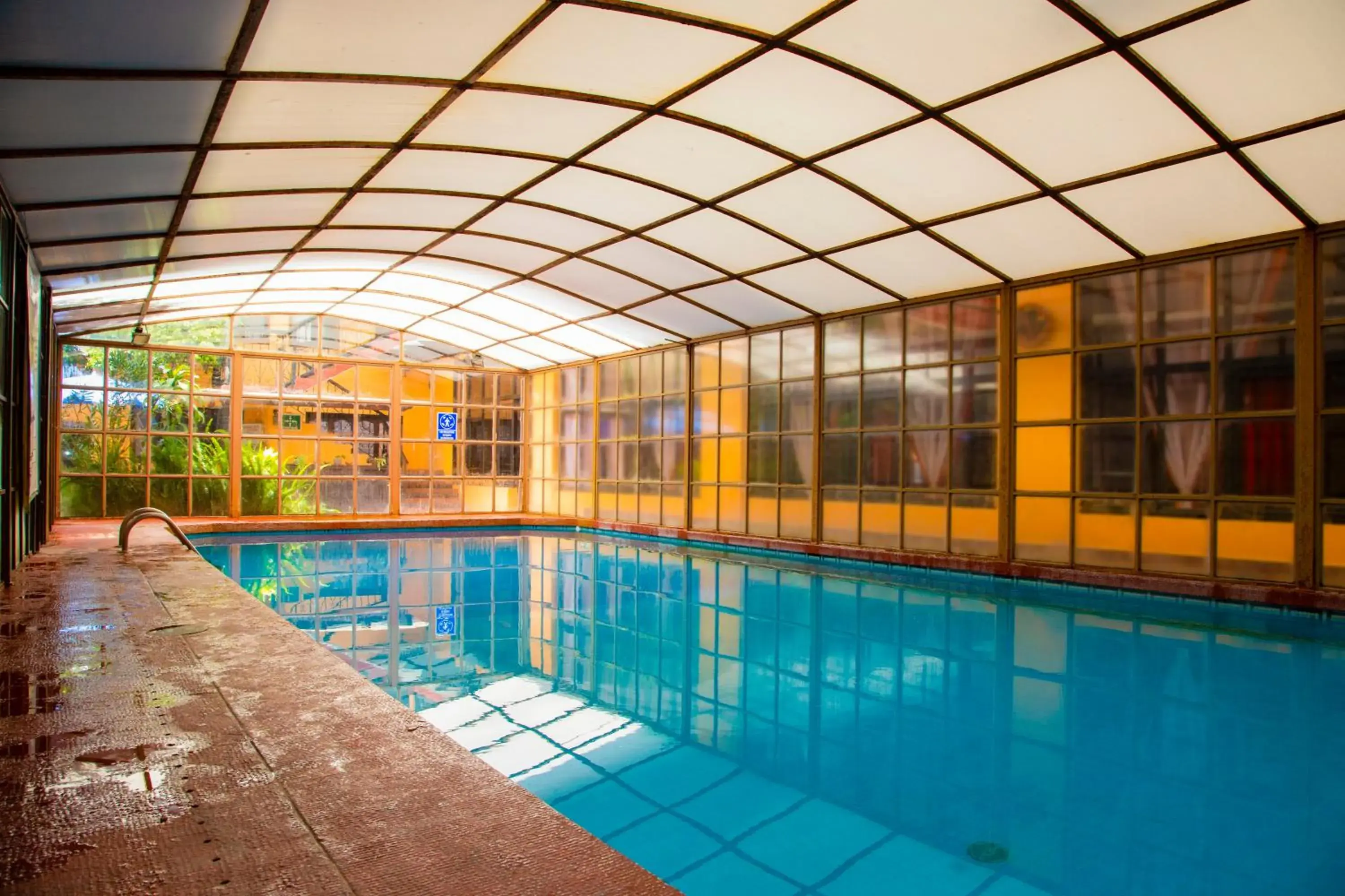 Swimming Pool in Hotel Catedral