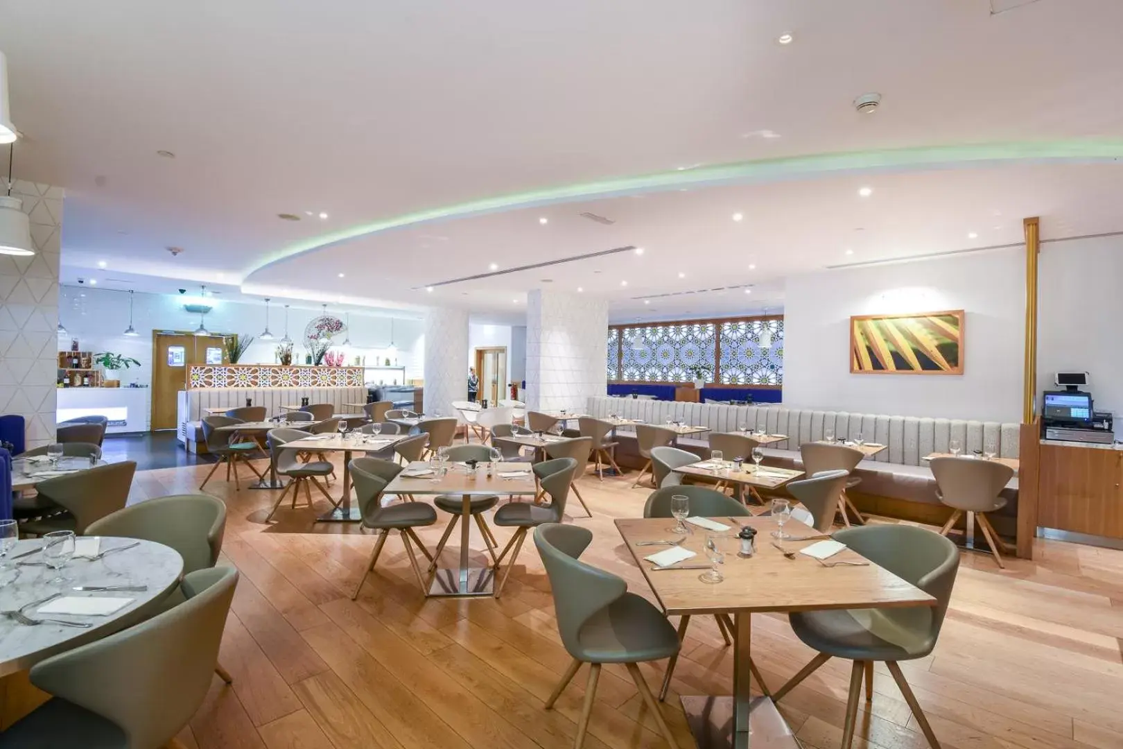 Restaurant/Places to Eat in Premier Inn Dubai International Airport