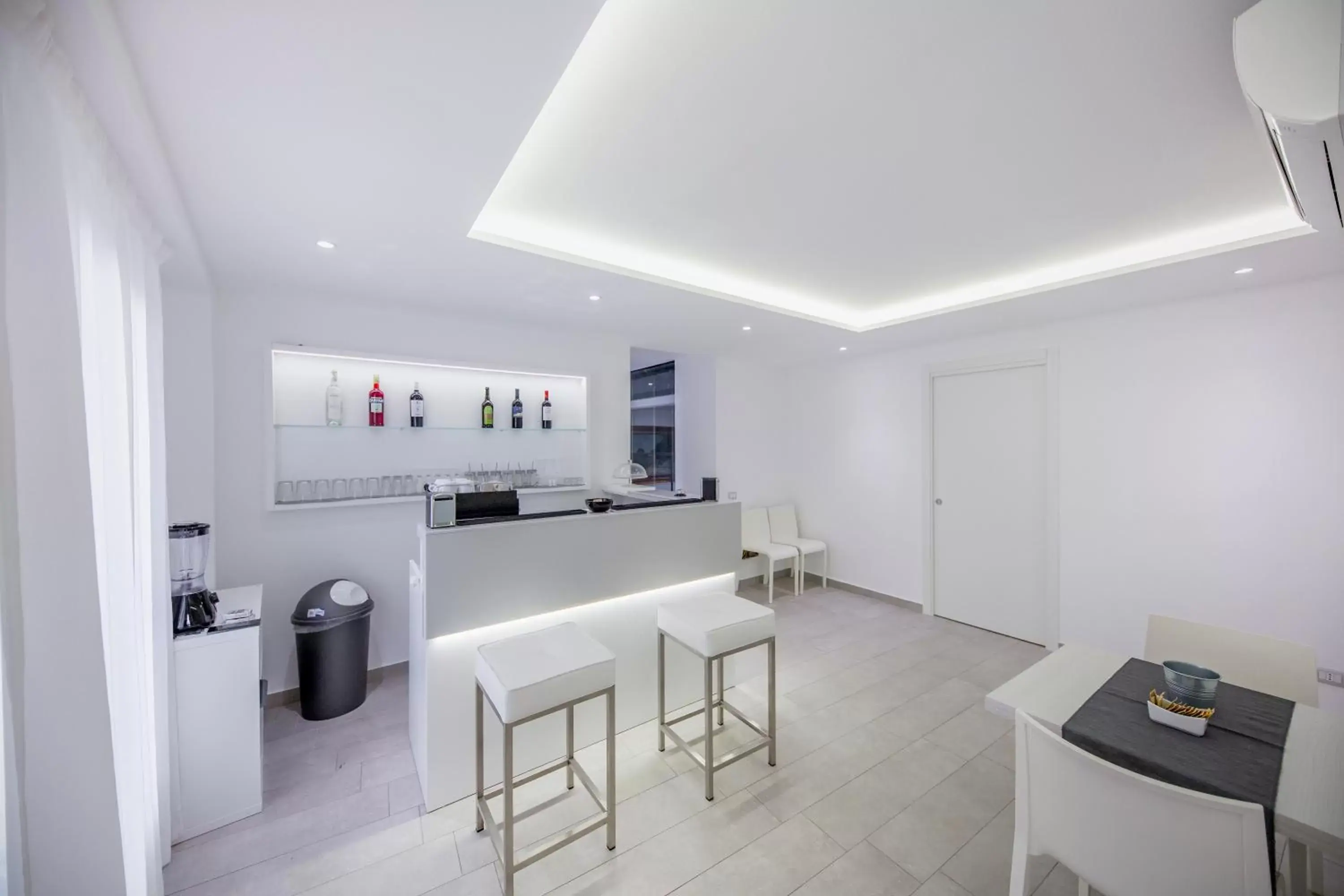 Kitchen/Kitchenette in Ossuna Bay Hotel Boutique