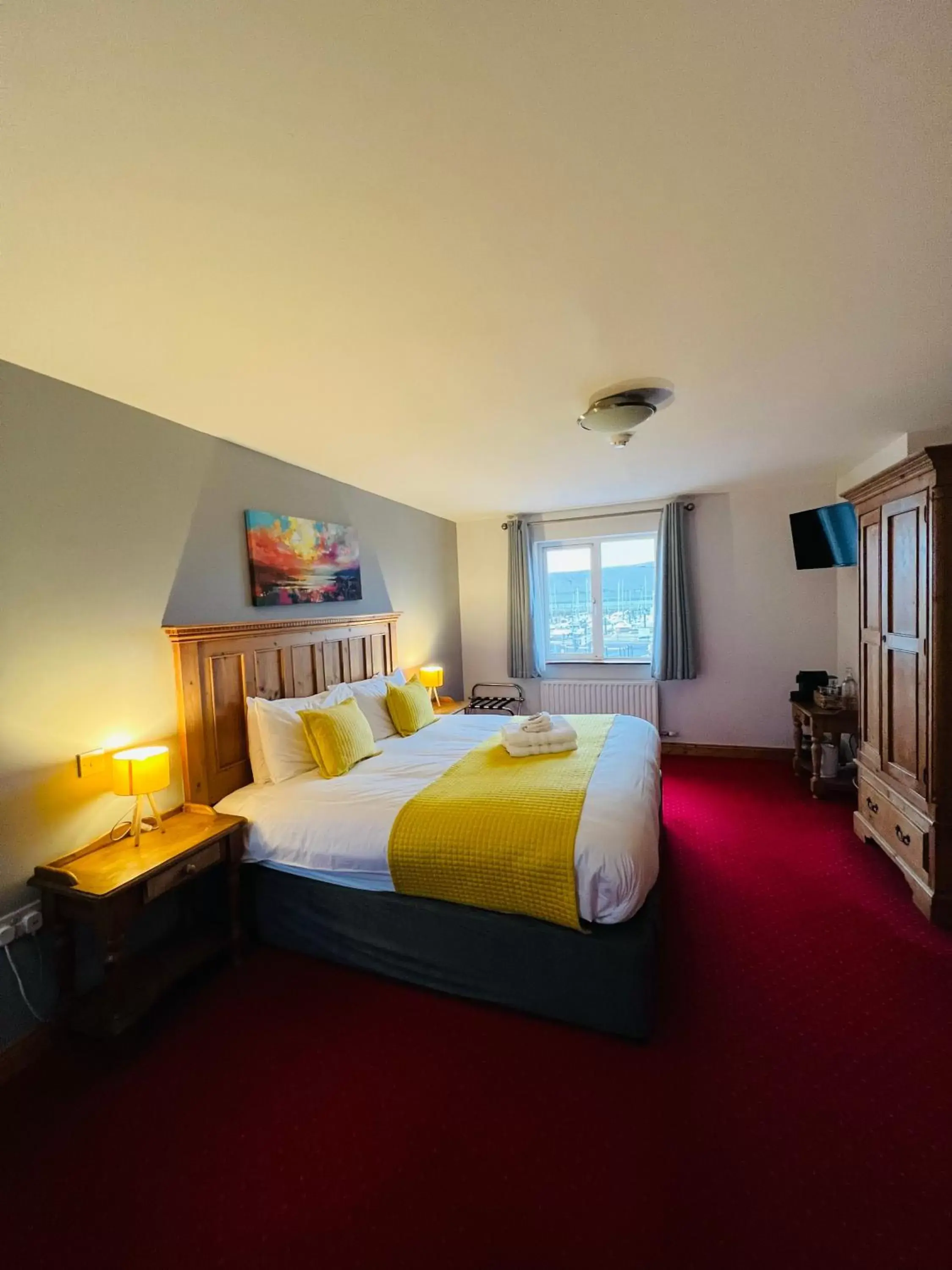 Bed in Dingle Marina Lodge