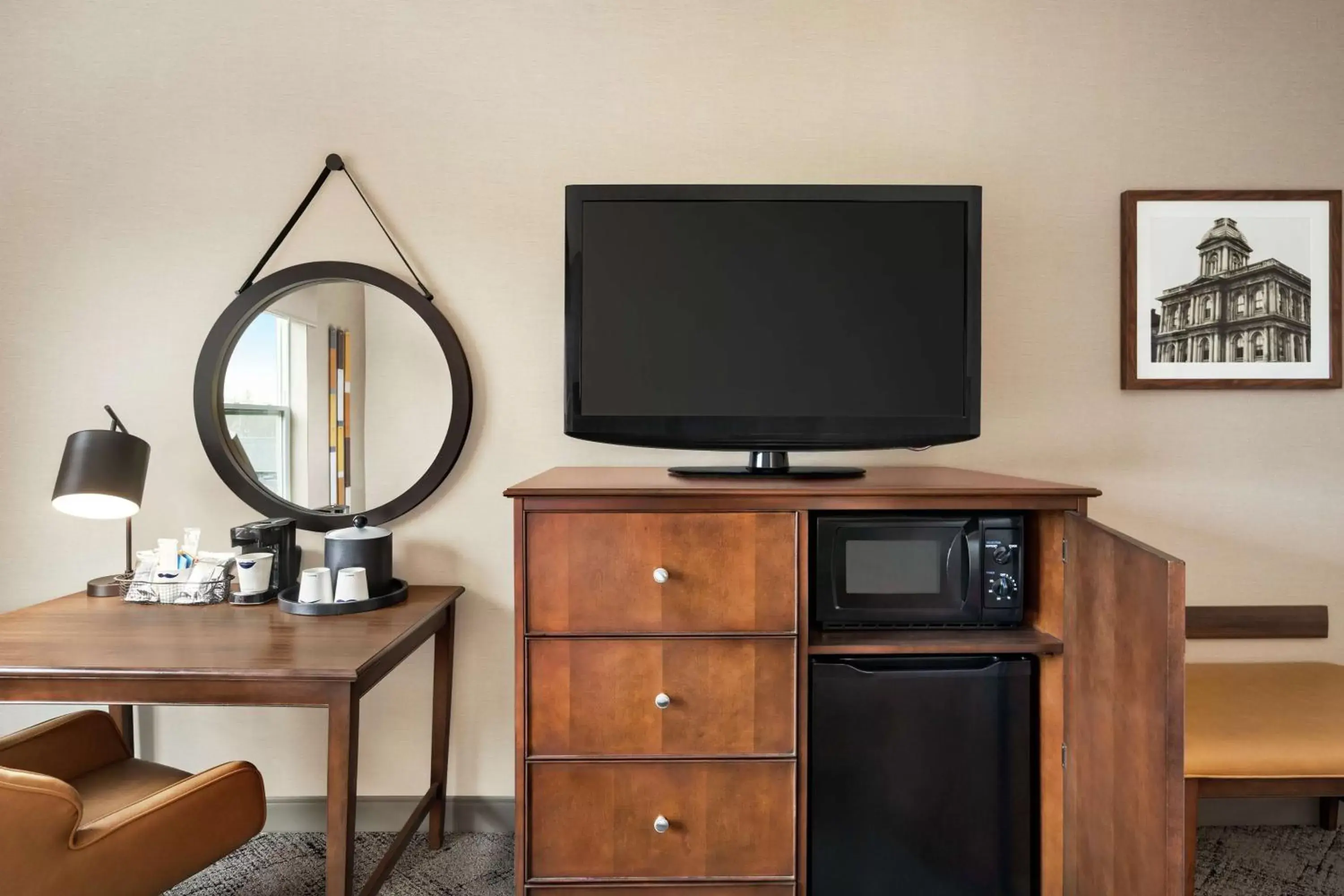 Bedroom, TV/Entertainment Center in Hampton Inn & Suites Exeter