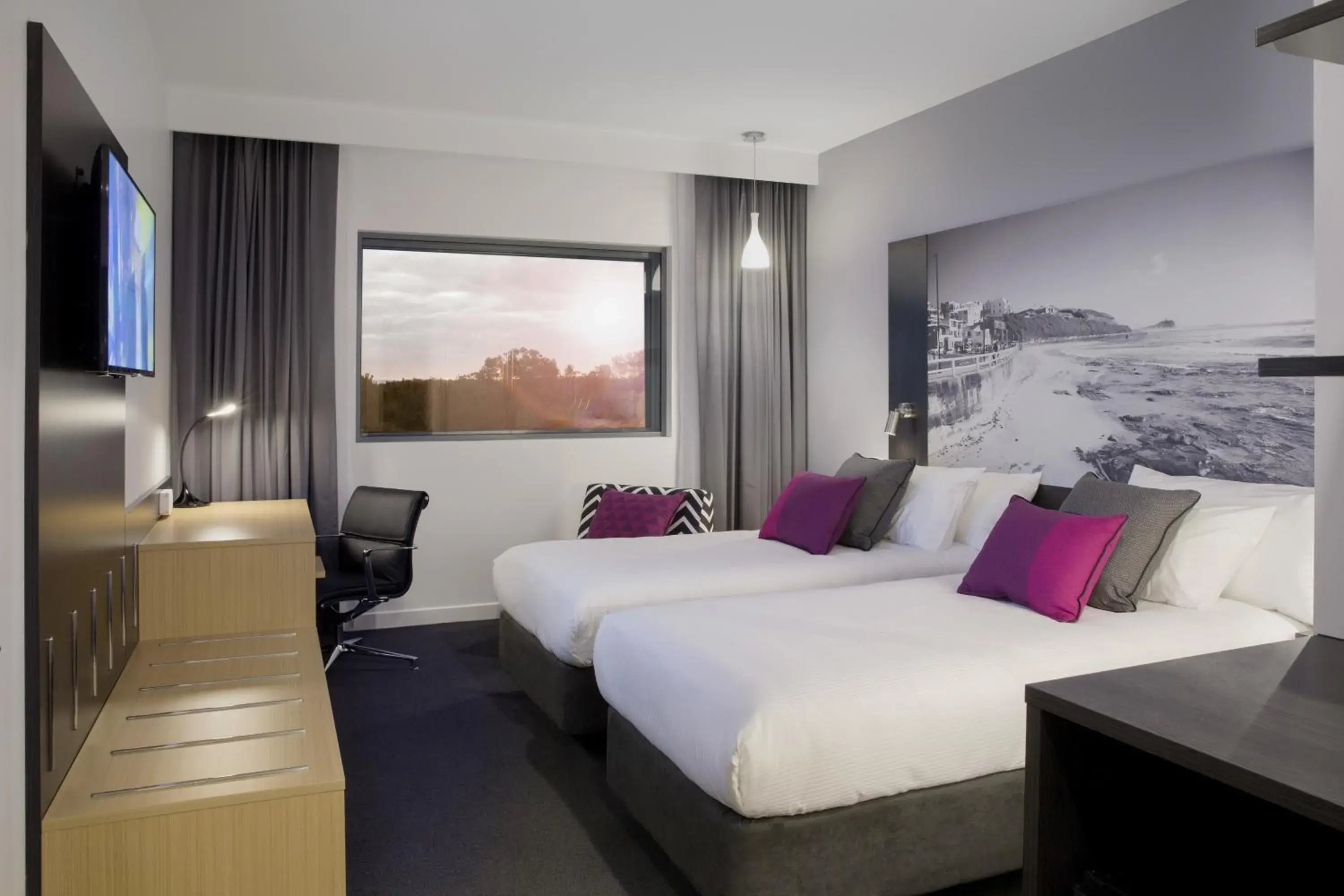 Photo of the whole room, Mountain View in Mercure Newcastle Airport