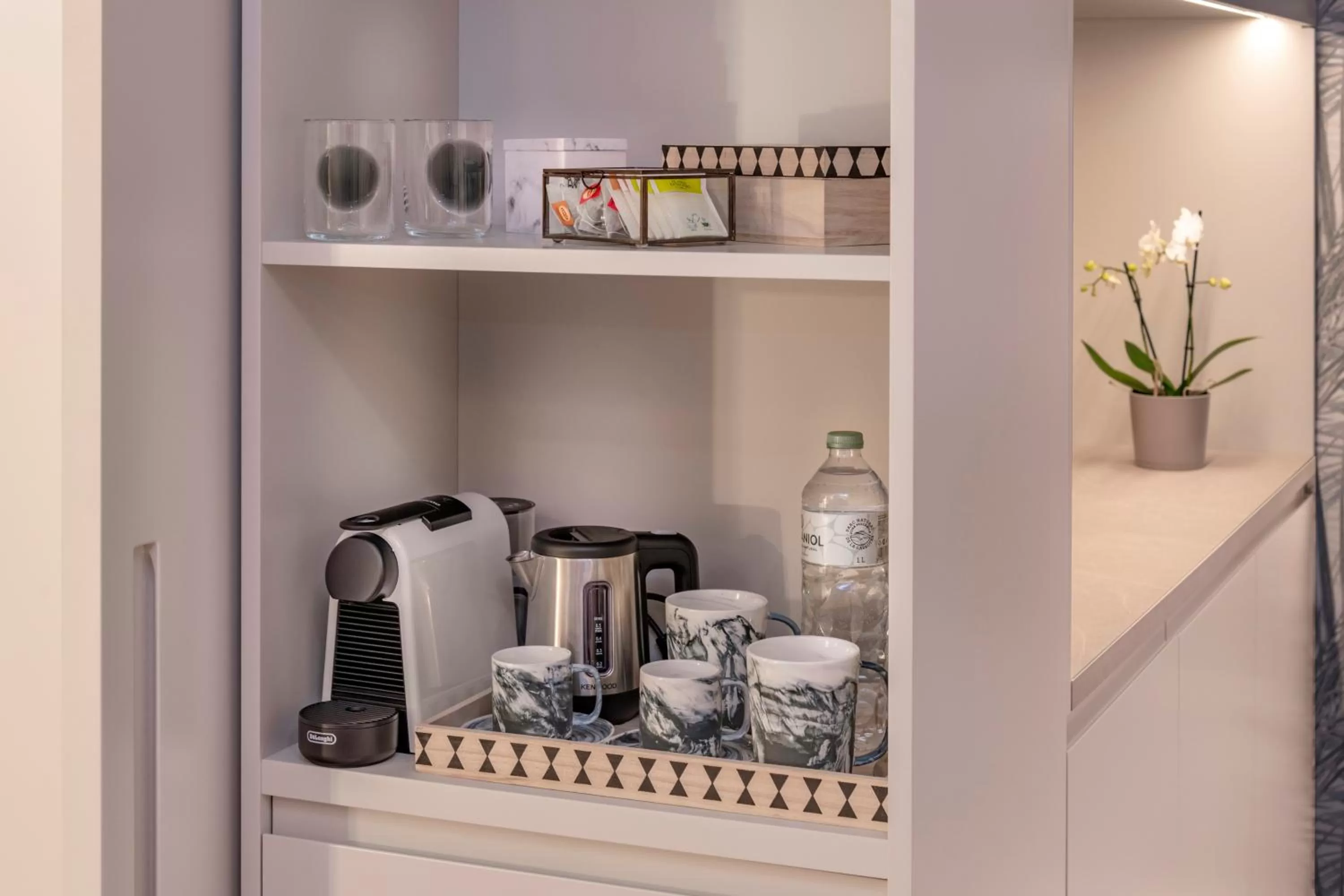 Coffee/tea facilities in Bel Air