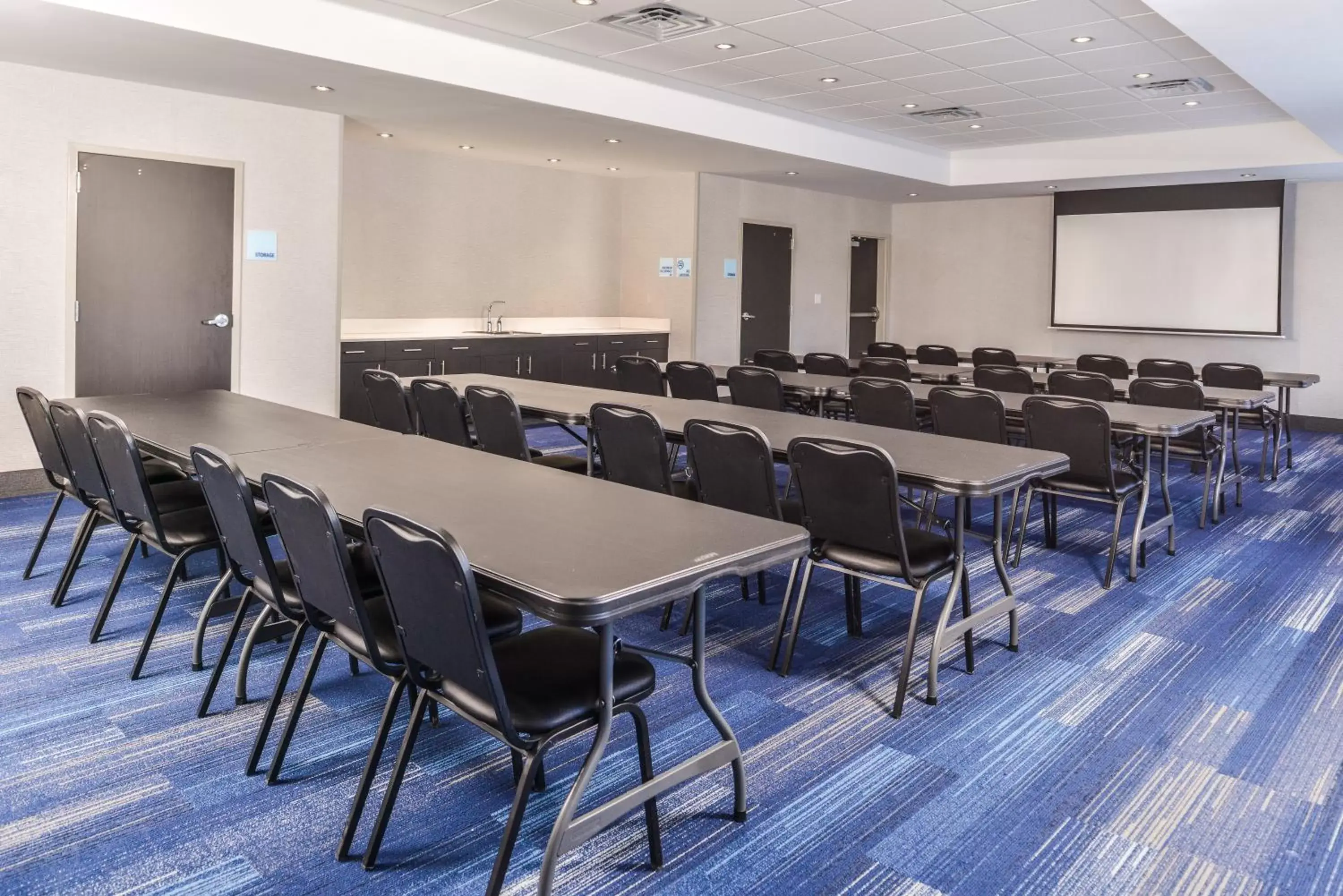 Meeting/conference room in Holiday Inn Express & Suites - Kansas City - Lee's Summit, an IHG Hotel