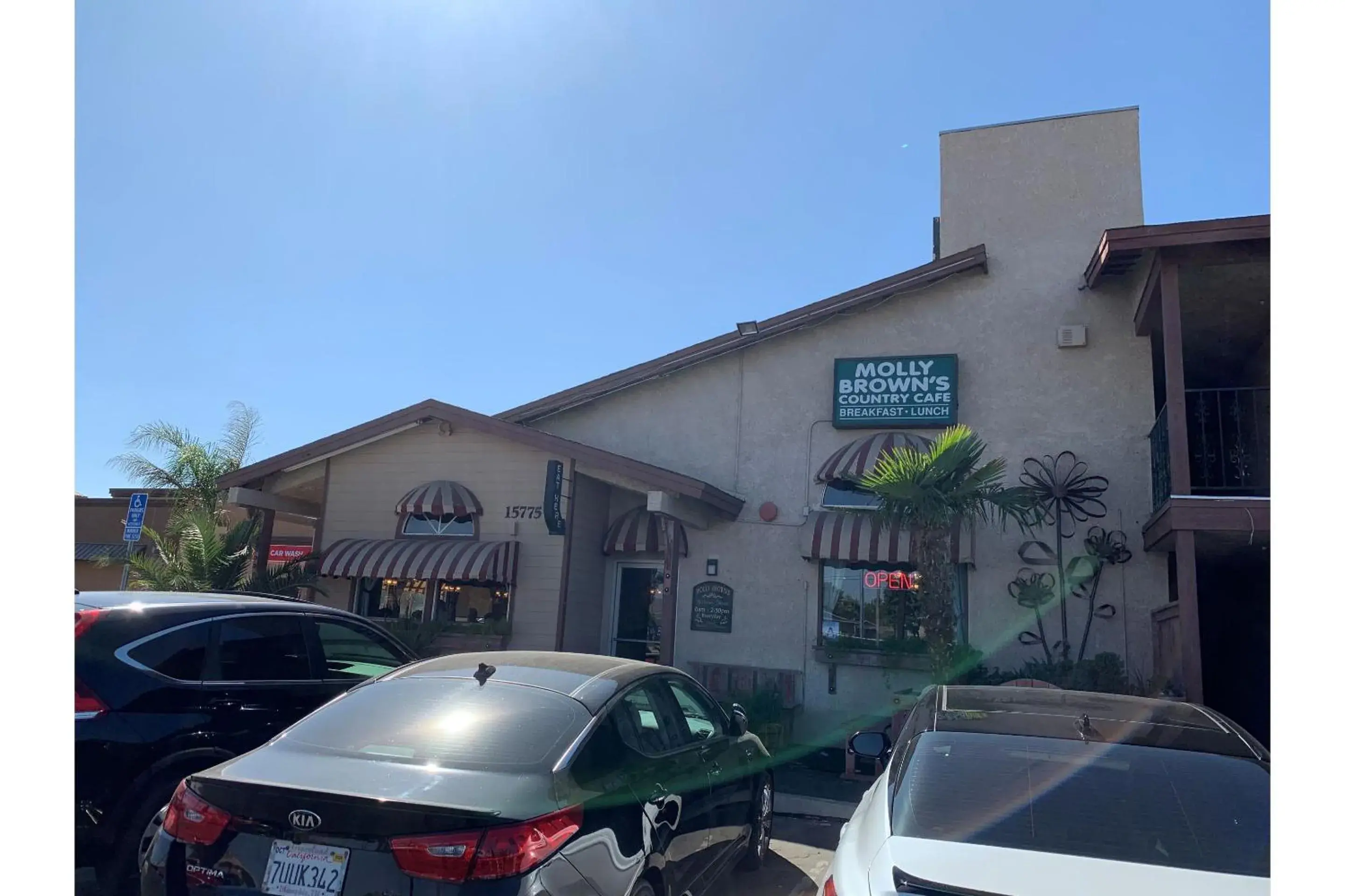 Restaurant/places to eat, Property Building in Quality Inn Victorville I-15