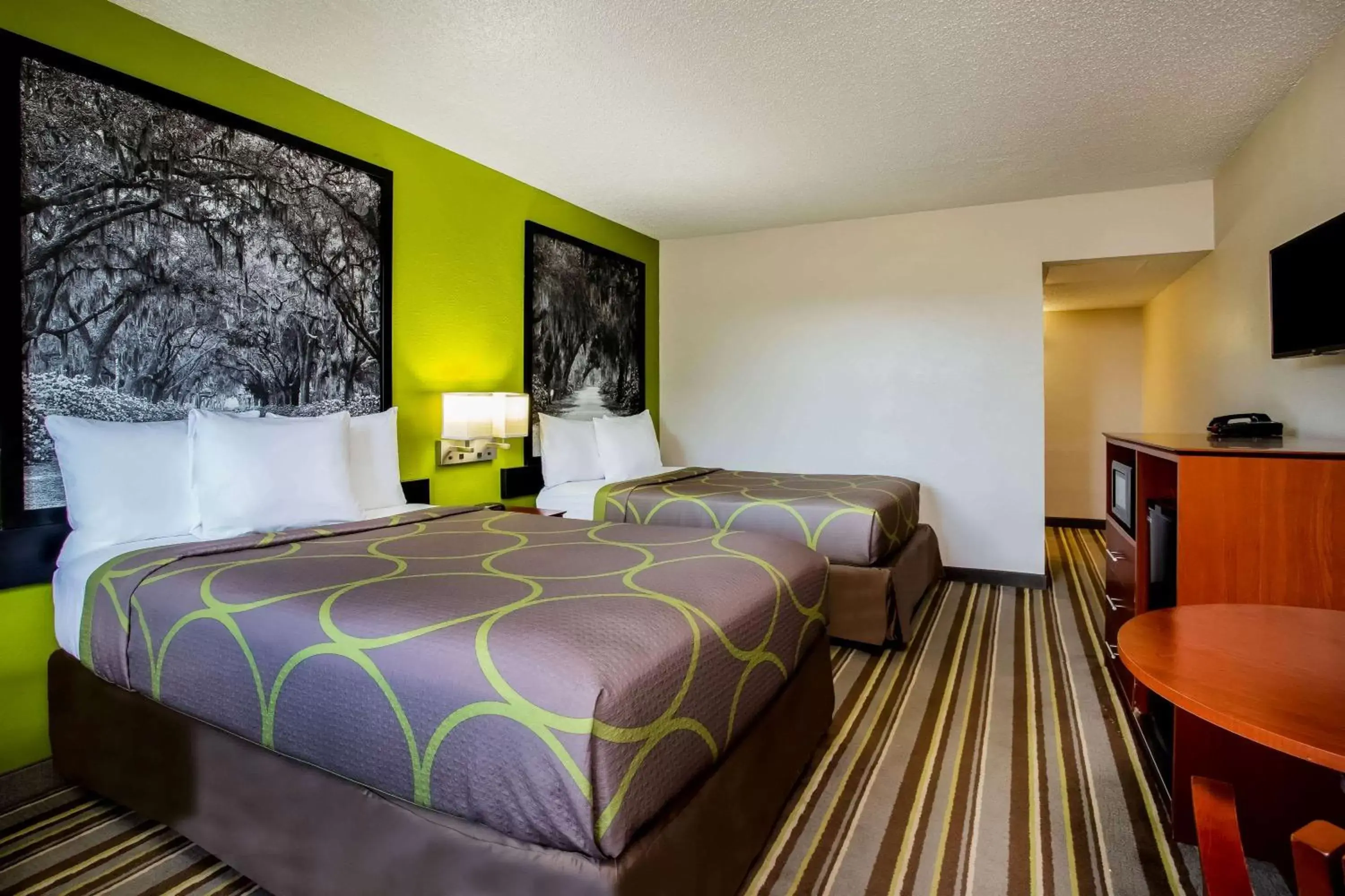 Photo of the whole room, Bed in Super 8 by Wyndham Lake City