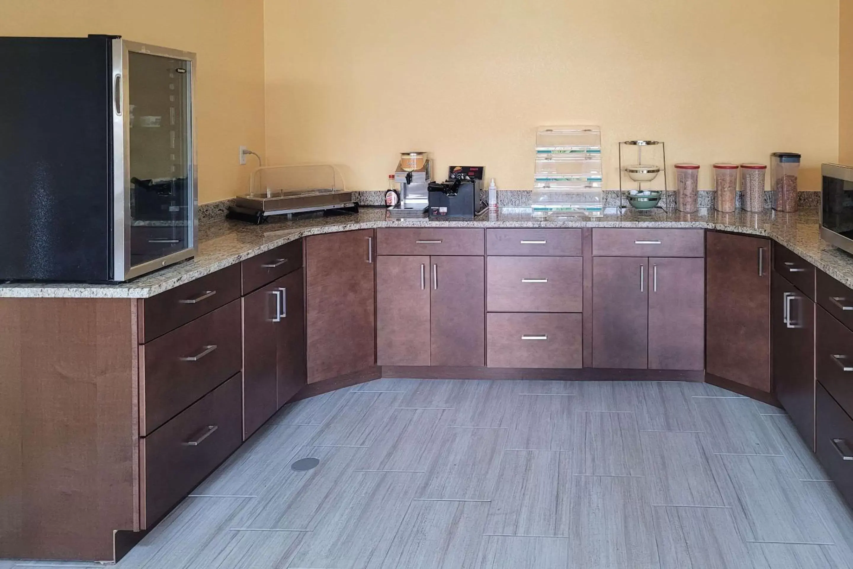 Breakfast in Quality Inn Tifton Breakfast in Quality Inn Tifton