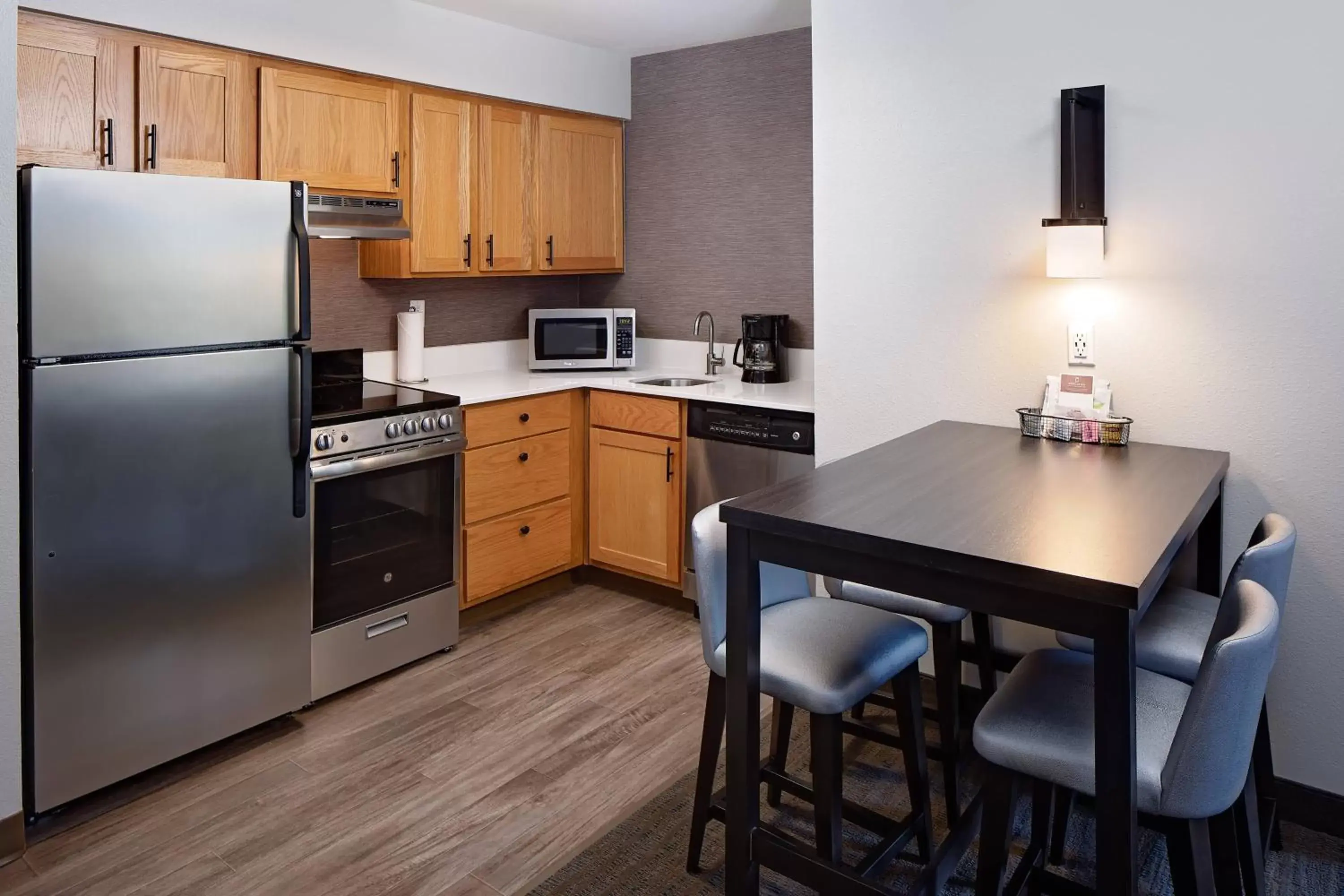 Kitchen or kitchenette, Kitchen/Kitchenette in Residence Inn Arlington