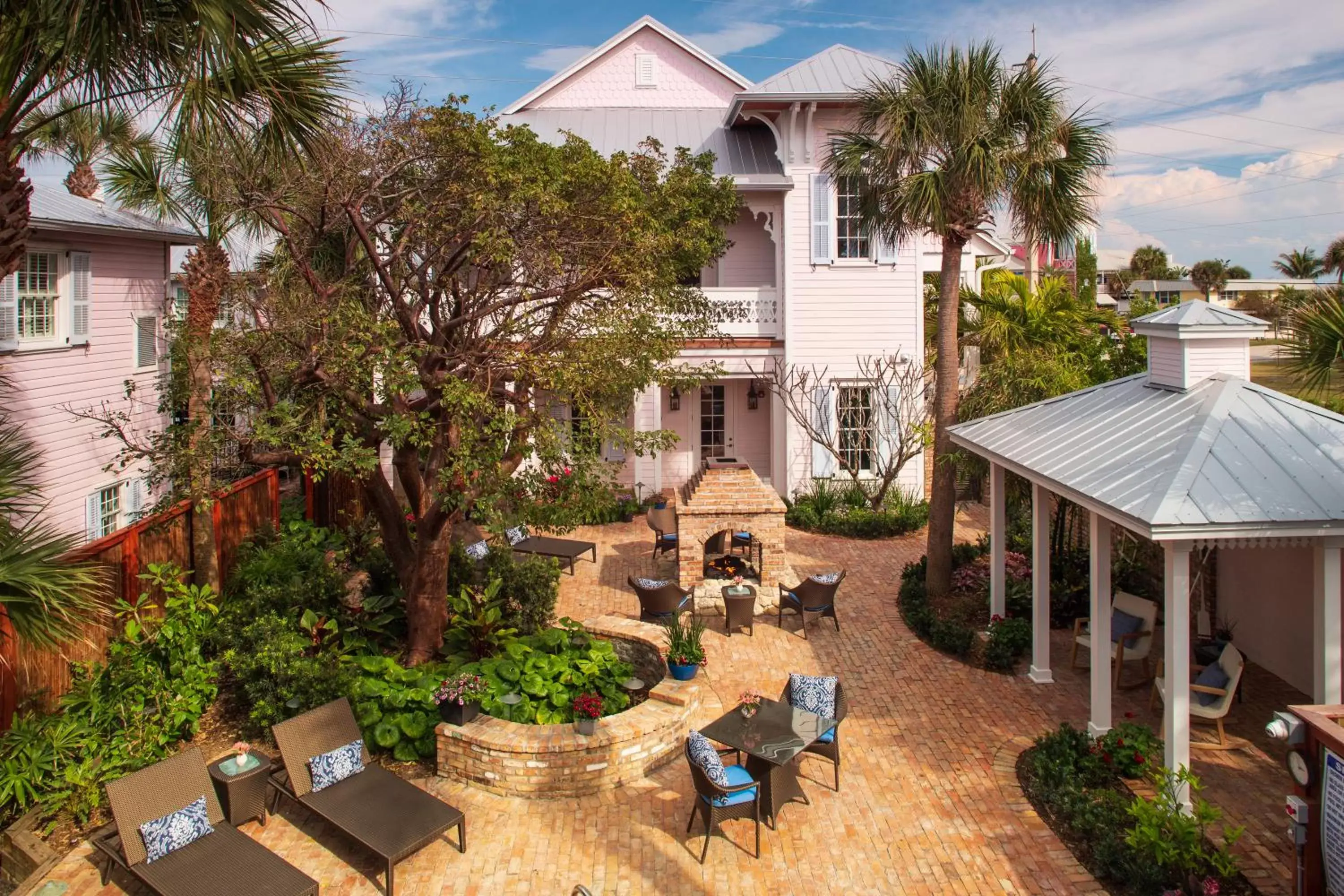 Garden view in Port d'Hiver Bed and Breakfast Garden view in Port d'Hiver Bed and Breakfast