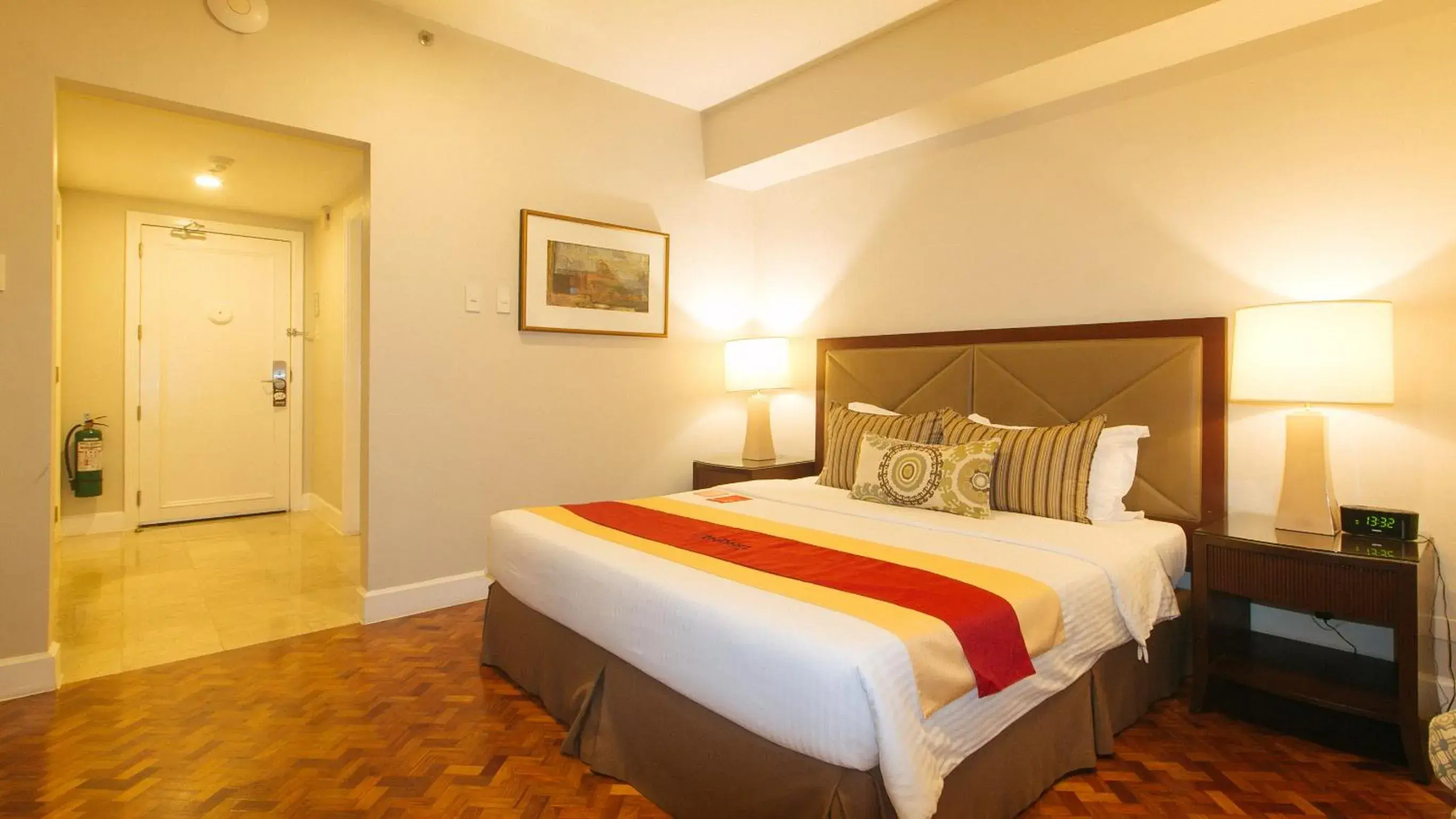 Bed in RedDoorz Premium @ The Residences Olympia Makati