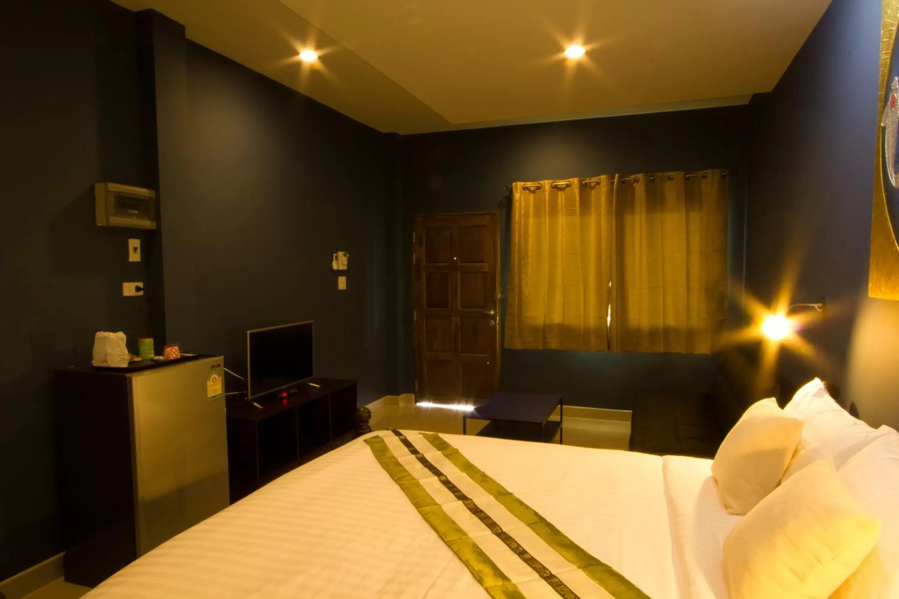 Photo of the whole room, Bed in The Rise Resort