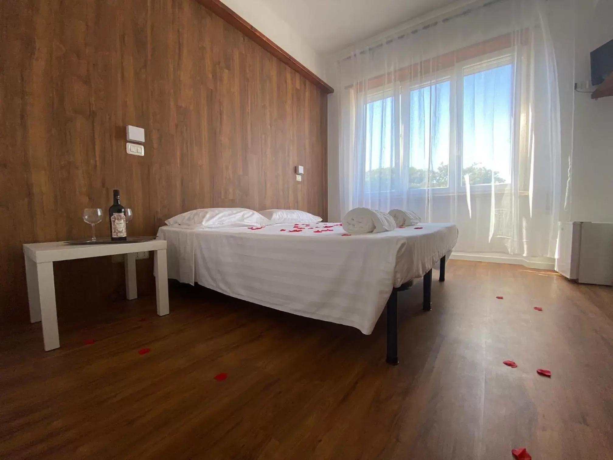 Bedroom, Bed in Borghetto Hotel