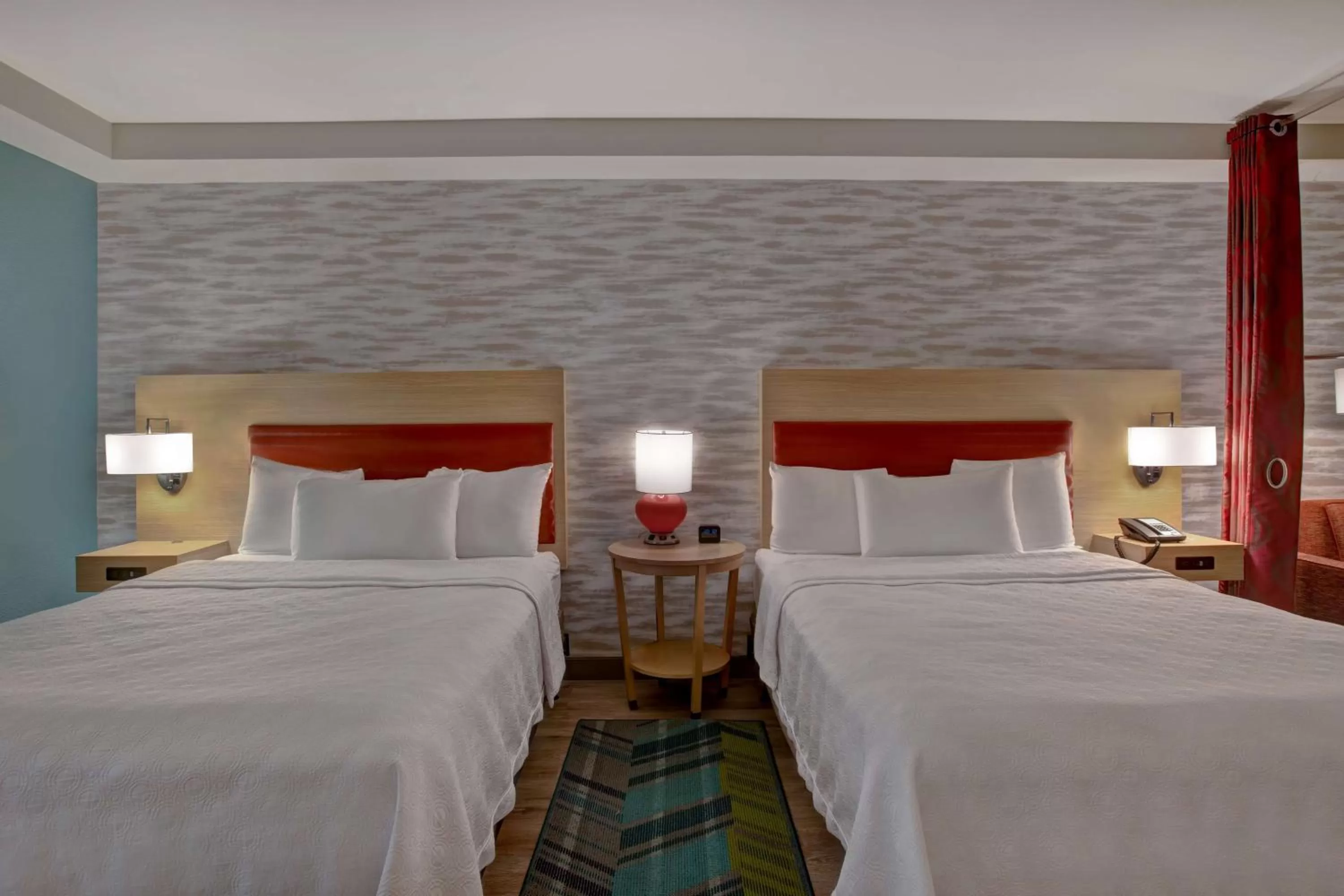 Bed in Home2 Suites By Hilton San Antonio on the Riverwalk