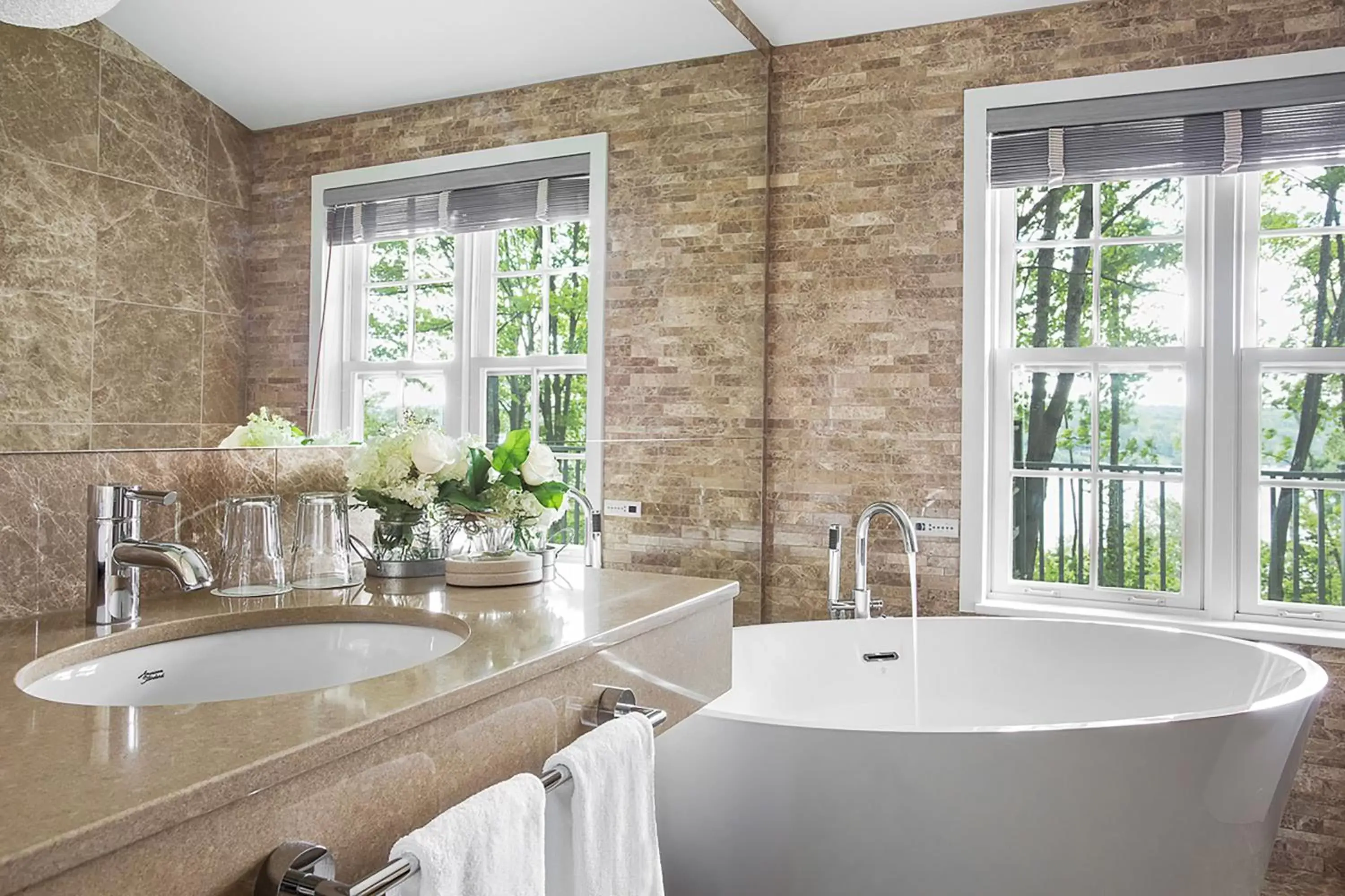 Bathroom in Manoir Hovey