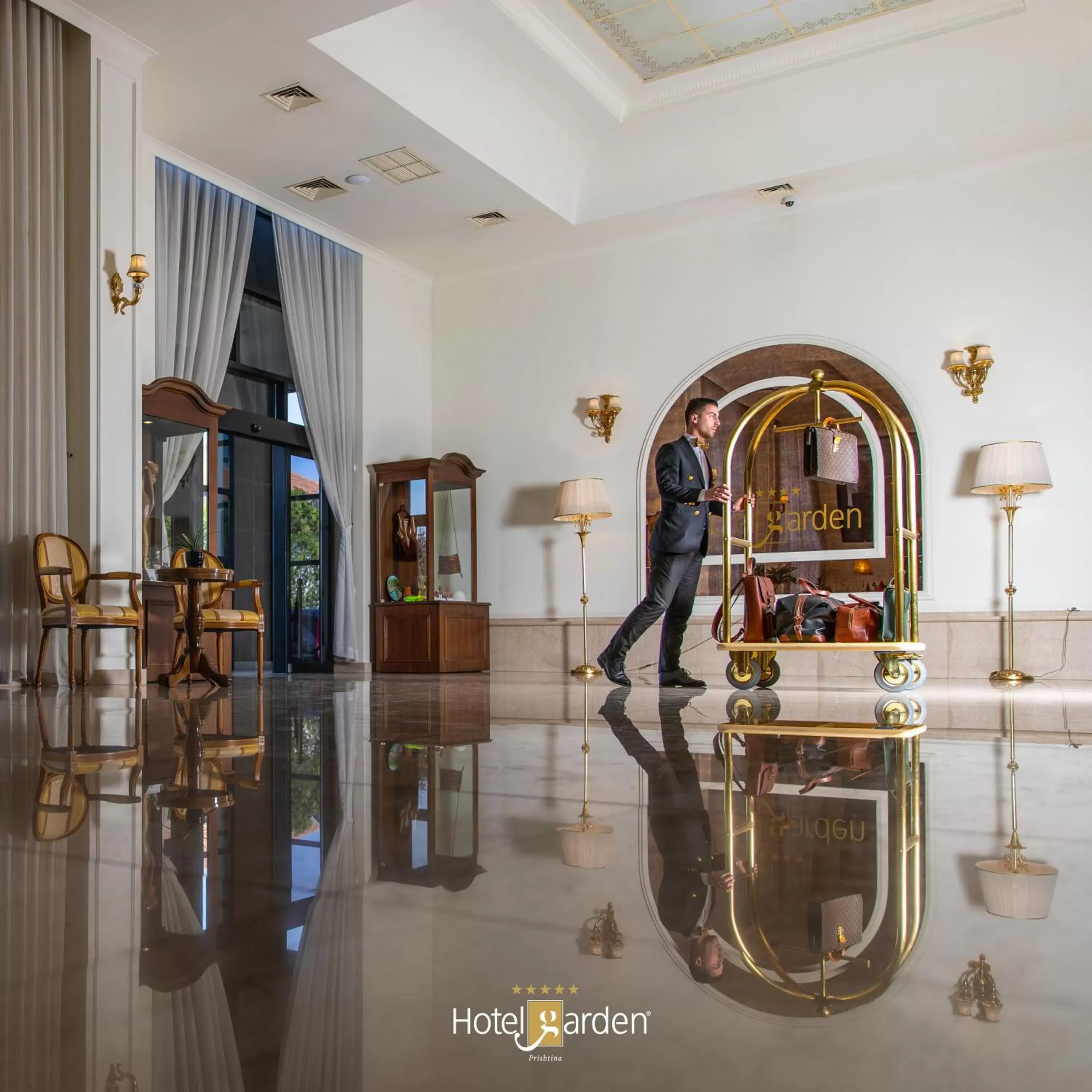 Lobby or reception in Hotel Garden Lobby or reception in Hotel Garden