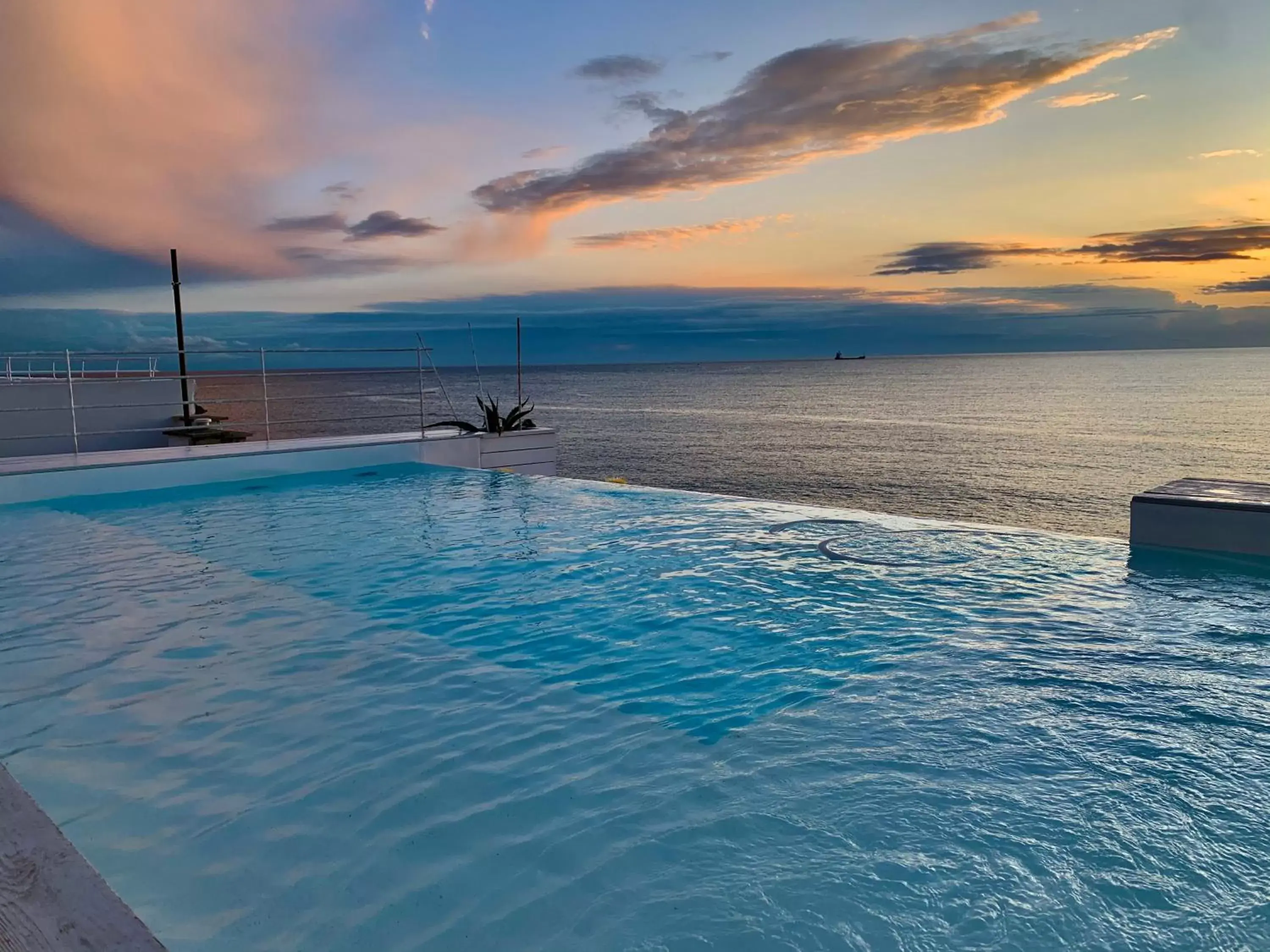 Swimming Pool in Bellavista Suites