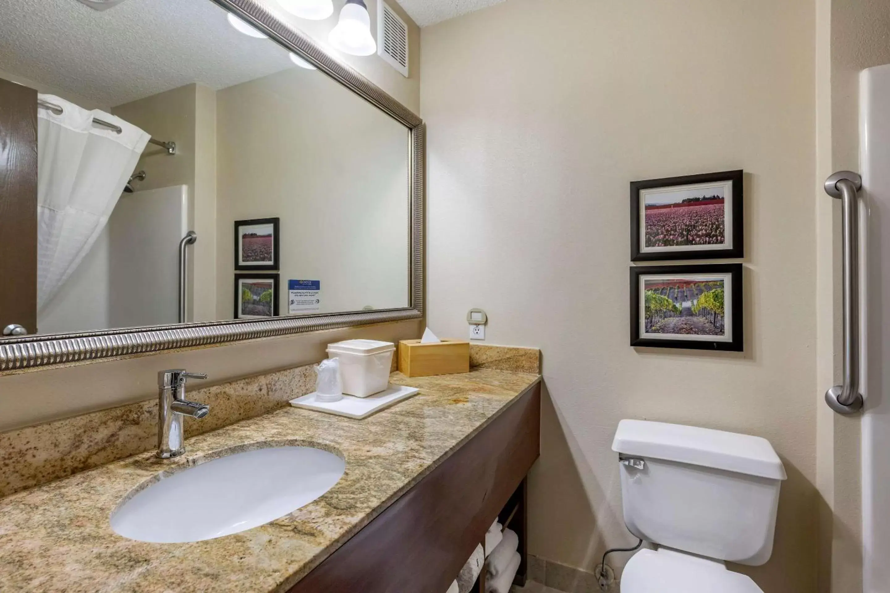 Bathroom in Comfort Inn & Suites Kelso - Longview Bathroom in Comfort Inn & Suites Kelso - Longview